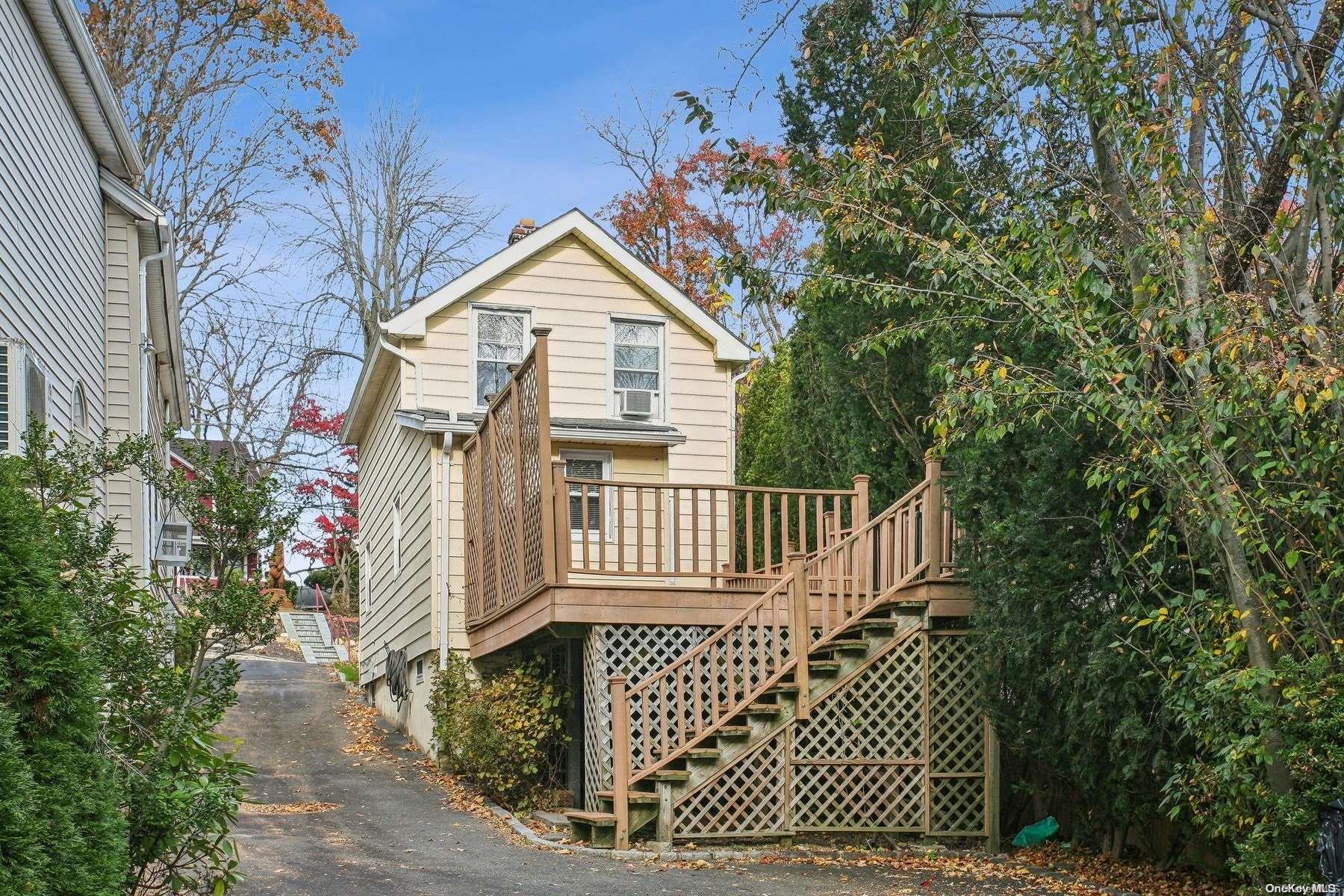 74 Davis Street, Locust Valley, NY 11560