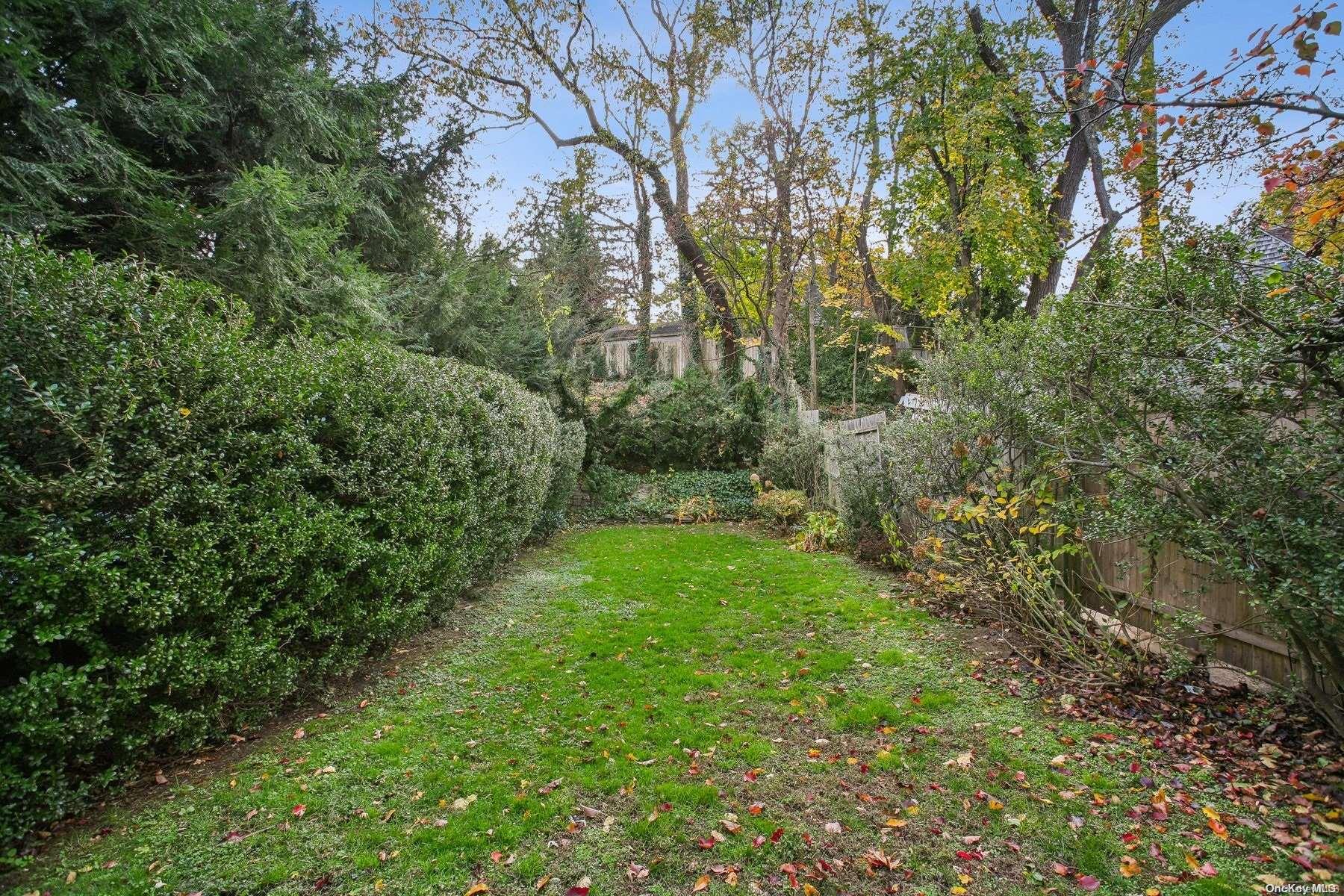 74 Davis Street, Locust Valley, NY 11560