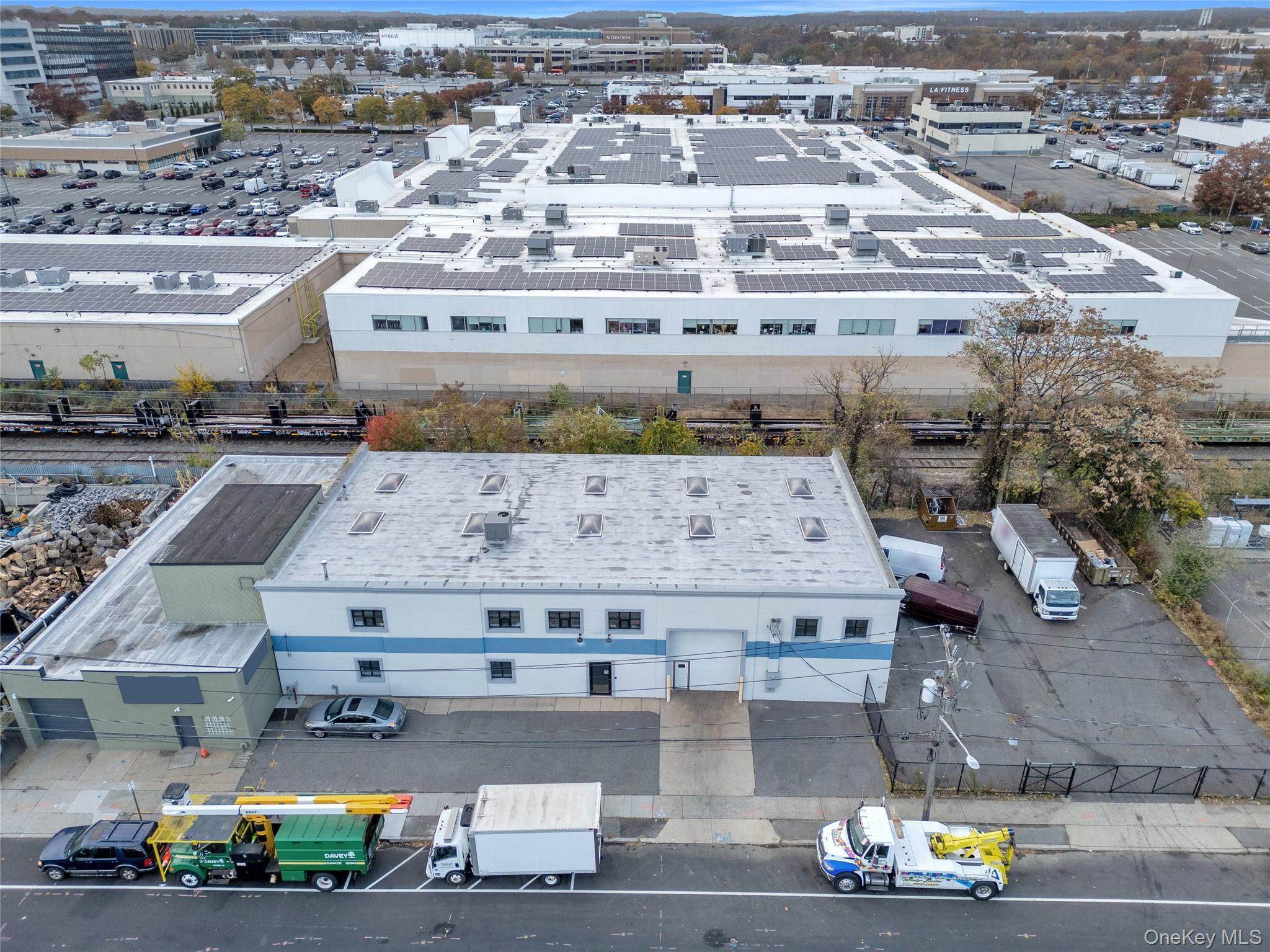 665 Commercial Avenue, Garden City, NY 11530