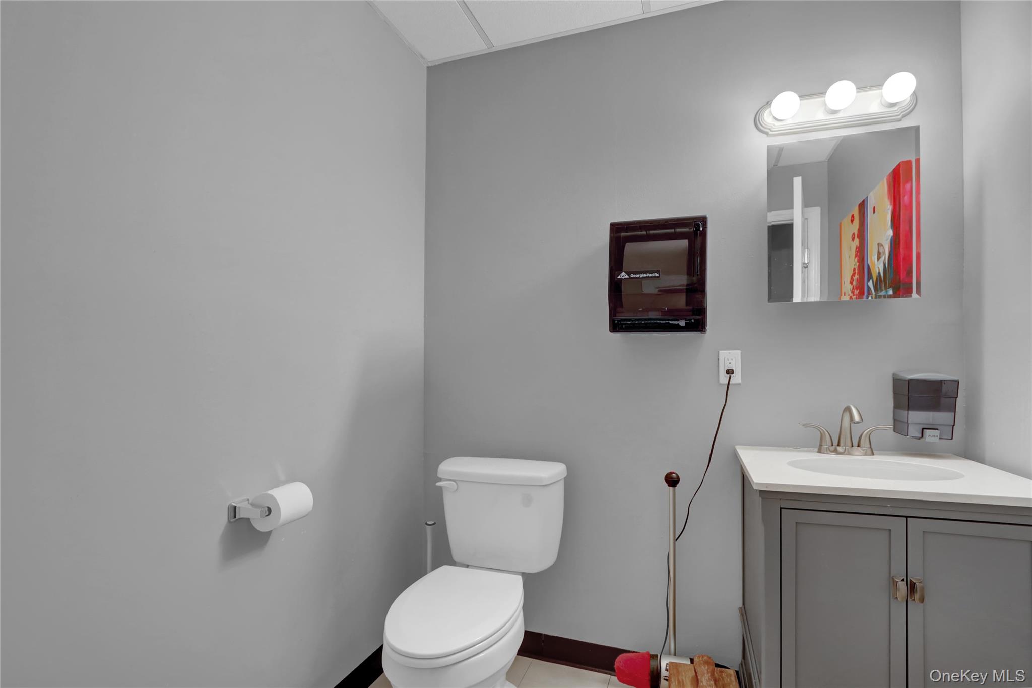 665 Commercial Avenue, Garden City, NY 11530