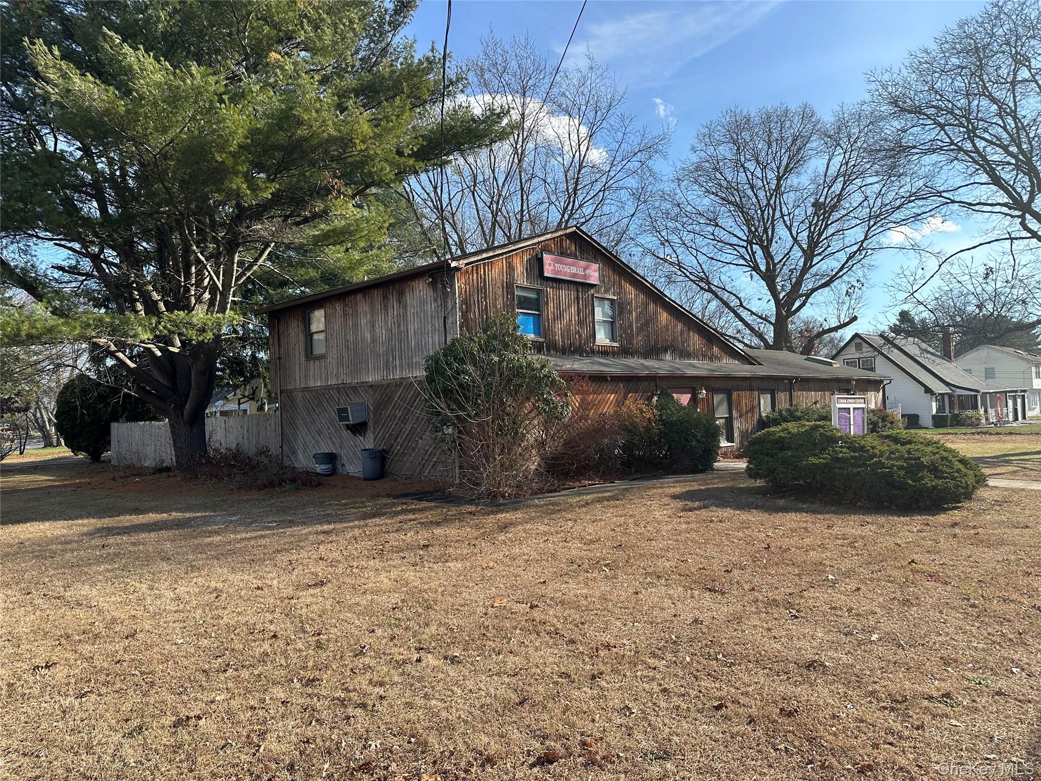 981 Old Town, Coram, NY 11727