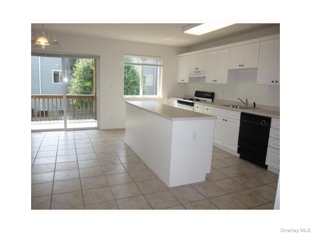 25 College Avenue # 505, Nanuet, NY 10954