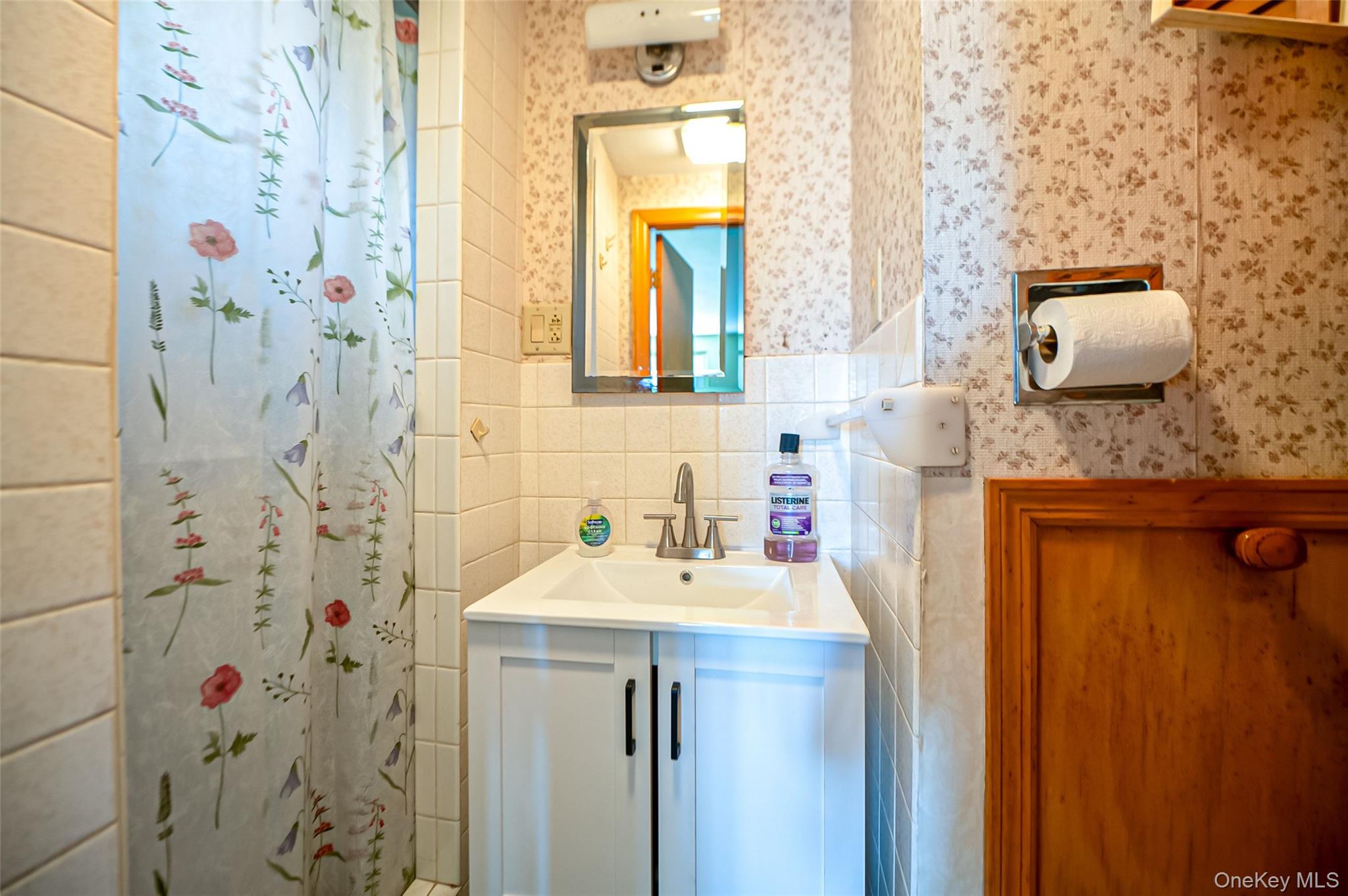 305 West 20th Street, Deer Park, NY 11729