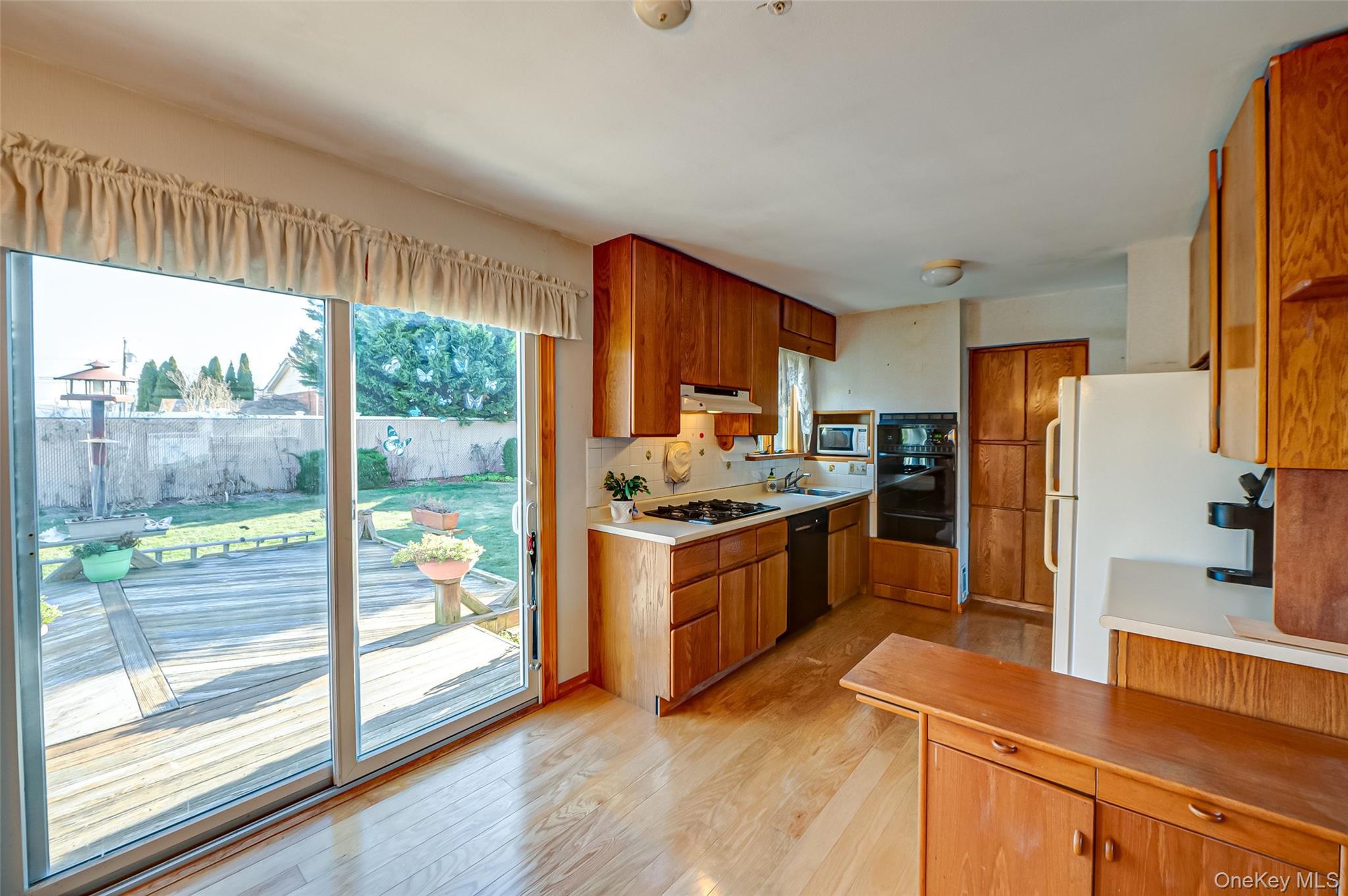 305 West 20th Street, Deer Park, NY 11729