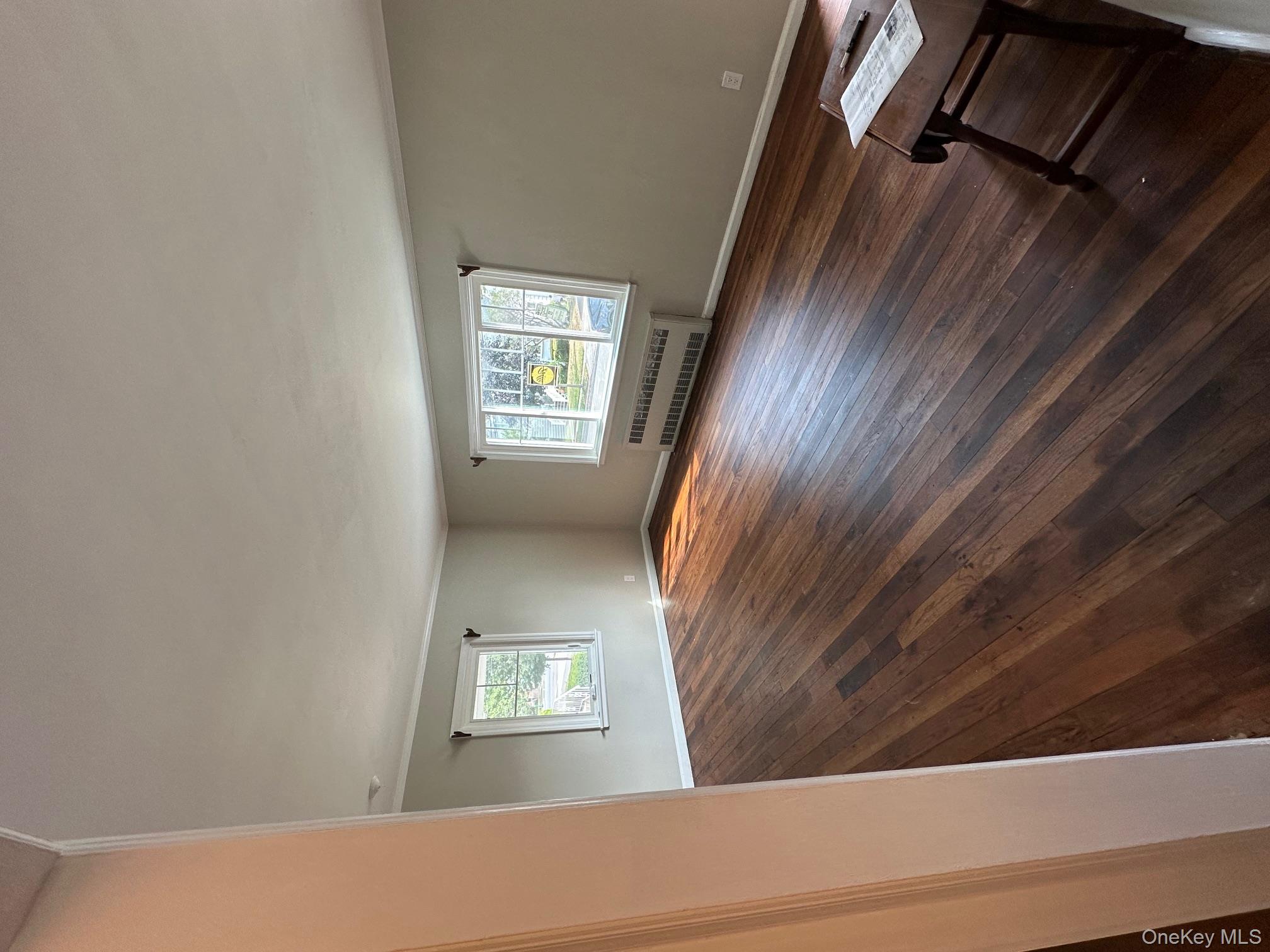 33 Farnum Street, Lynbrook, NY 11563