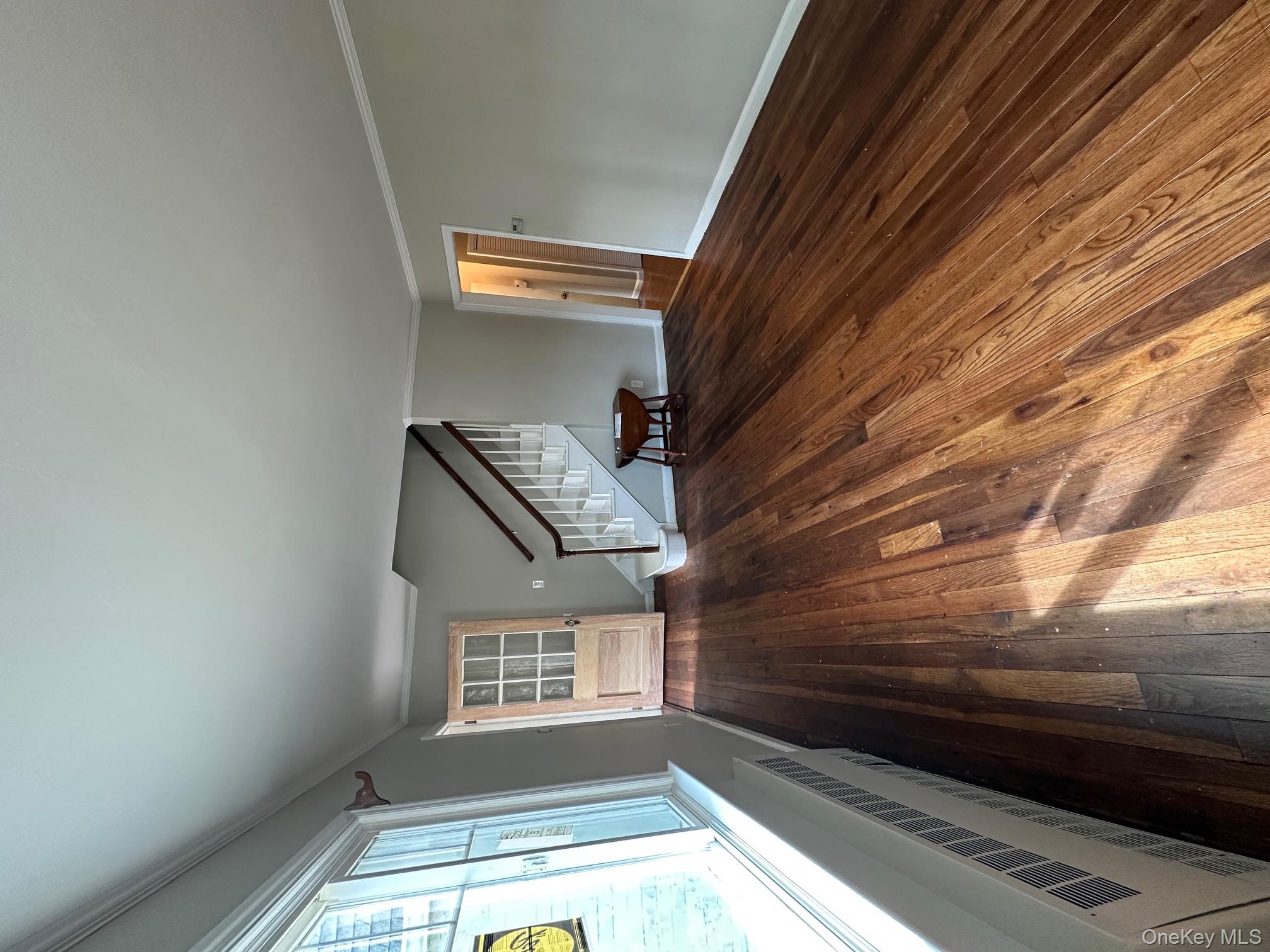 33 Farnum Street, Lynbrook, NY 11563