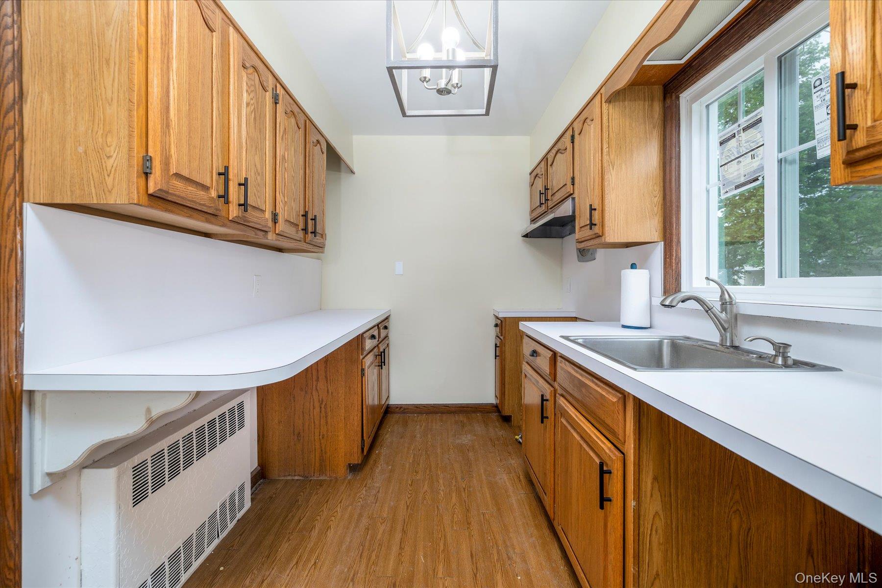 33 Farnum Street, Lynbrook, NY 11563