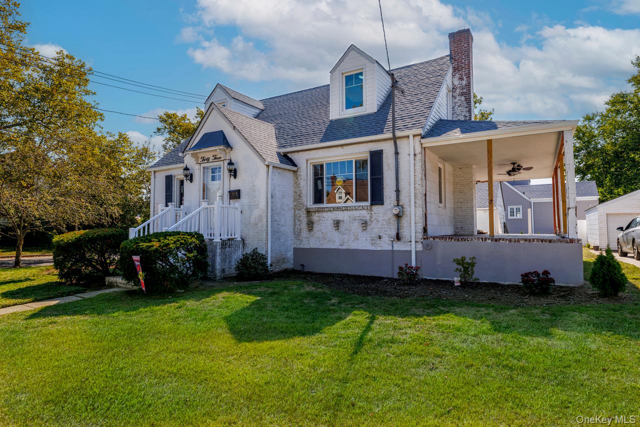 33 Farnum Street, Lynbrook, NY 11563