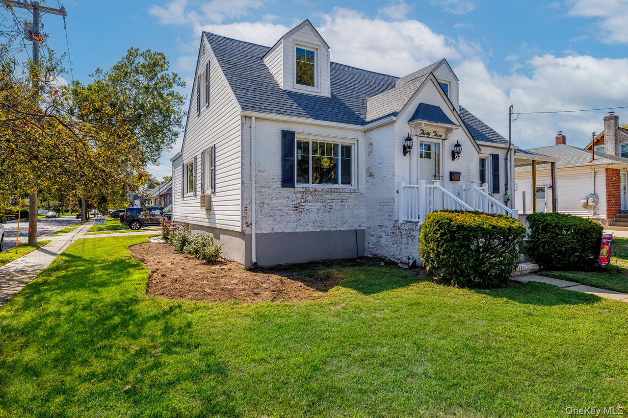 33 Farnum Street, Lynbrook, NY 11563