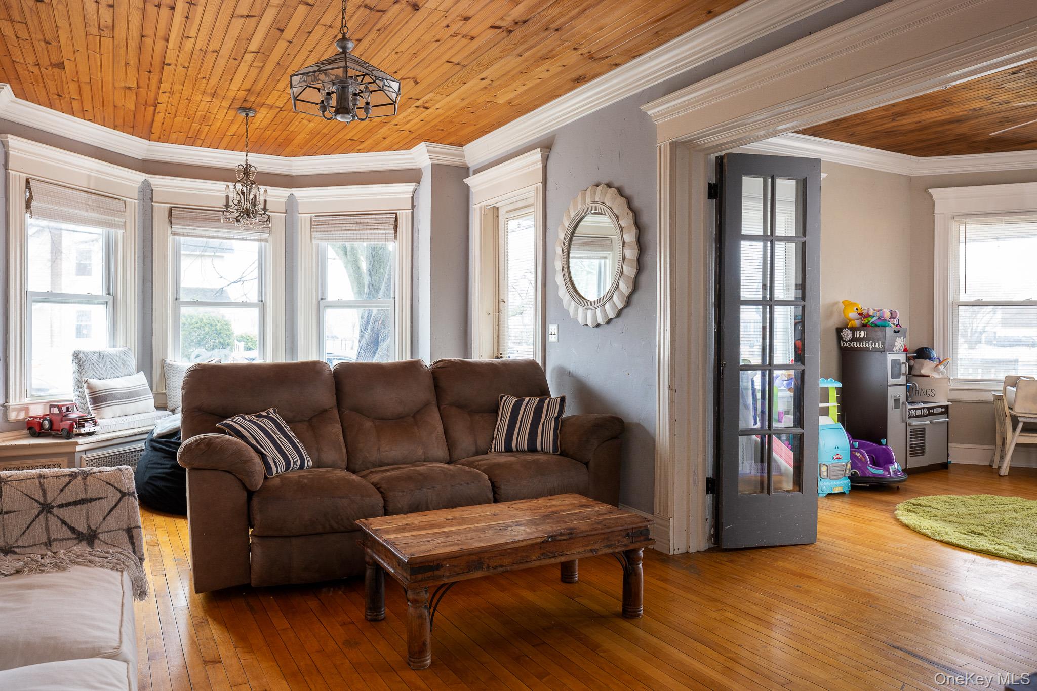 89 Cedar Avenue, Patchogue, NY 11772