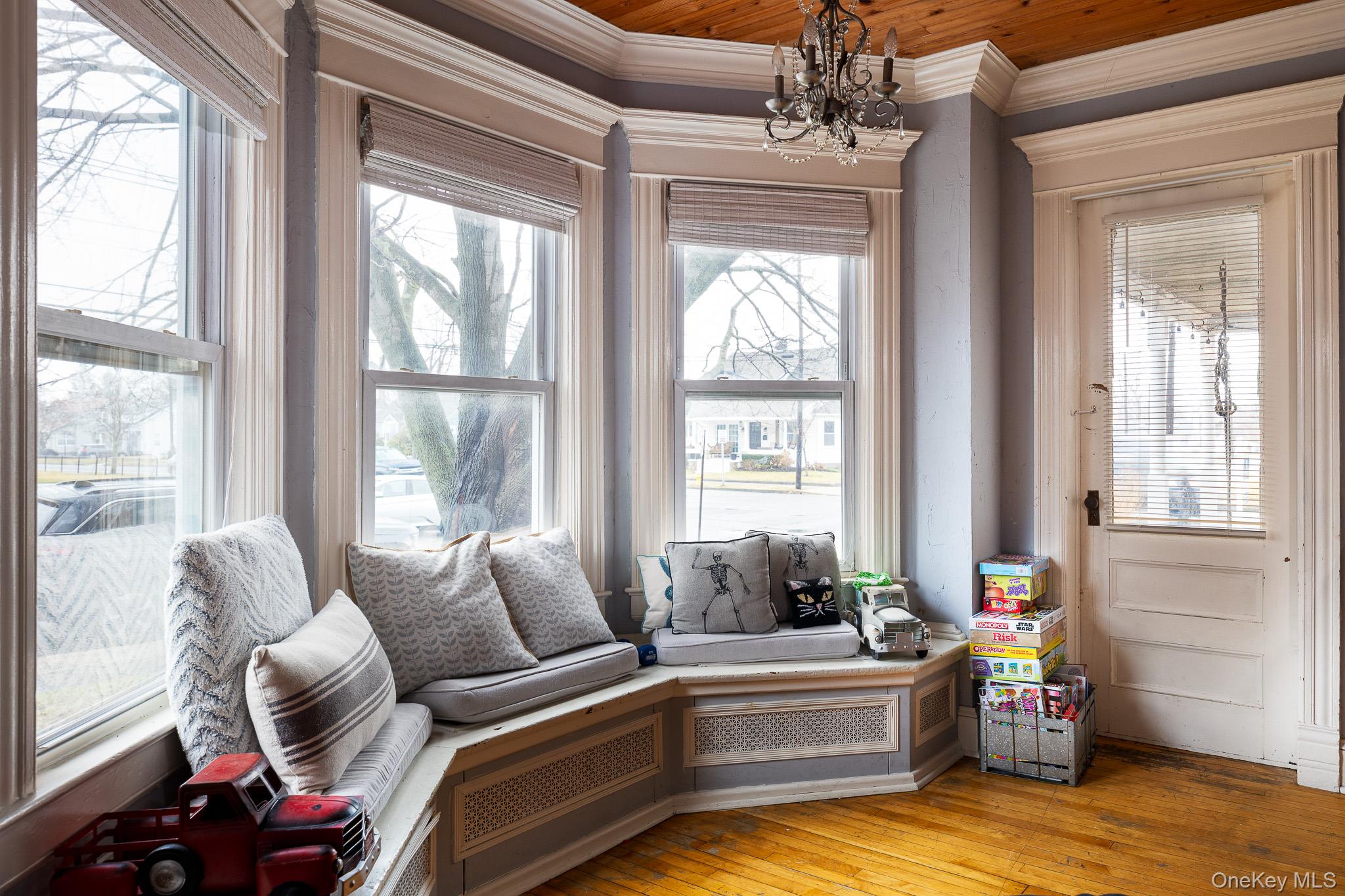 89 Cedar Avenue, Patchogue, NY 11772