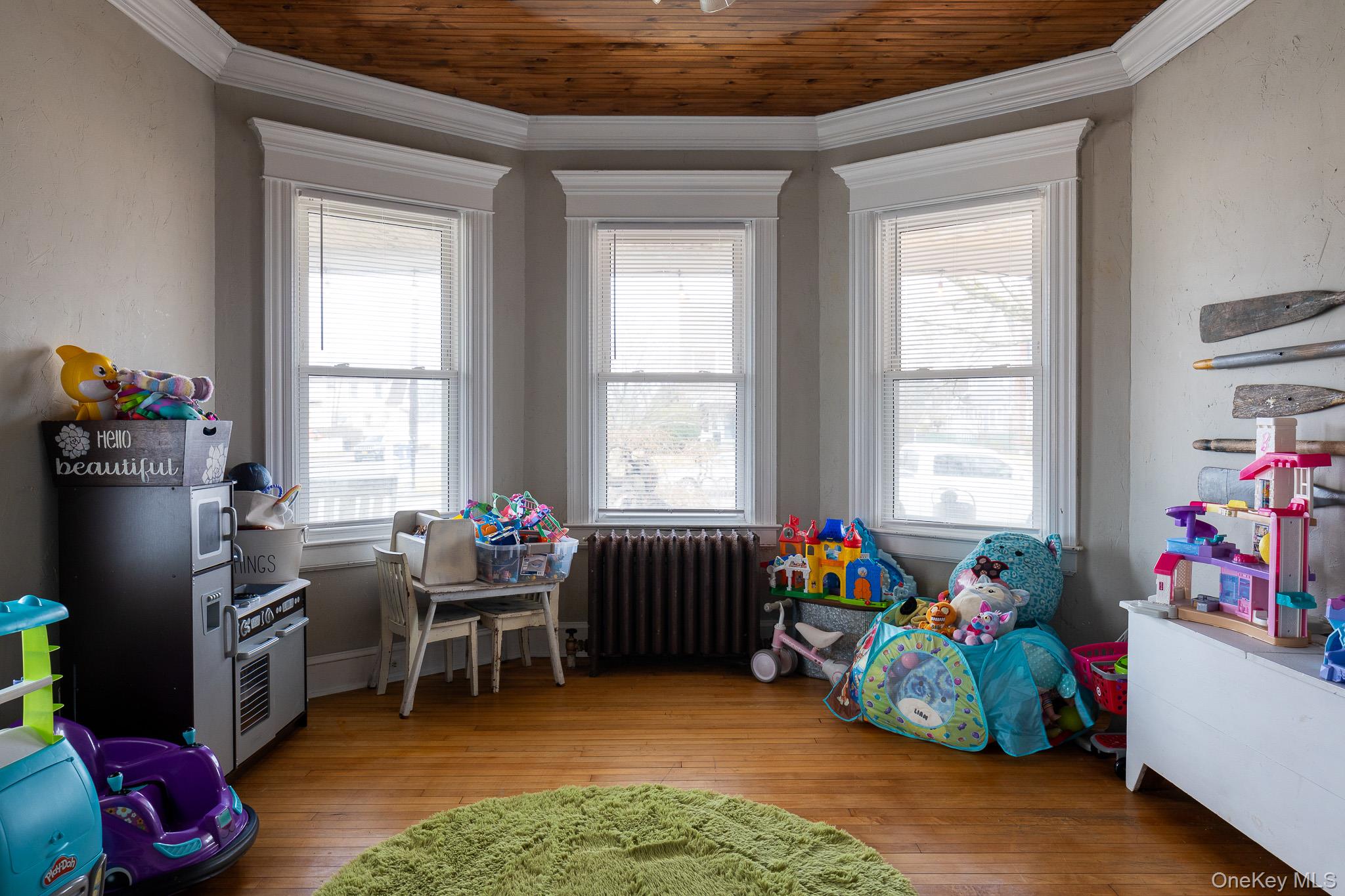 89 Cedar Avenue, Patchogue, NY 11772