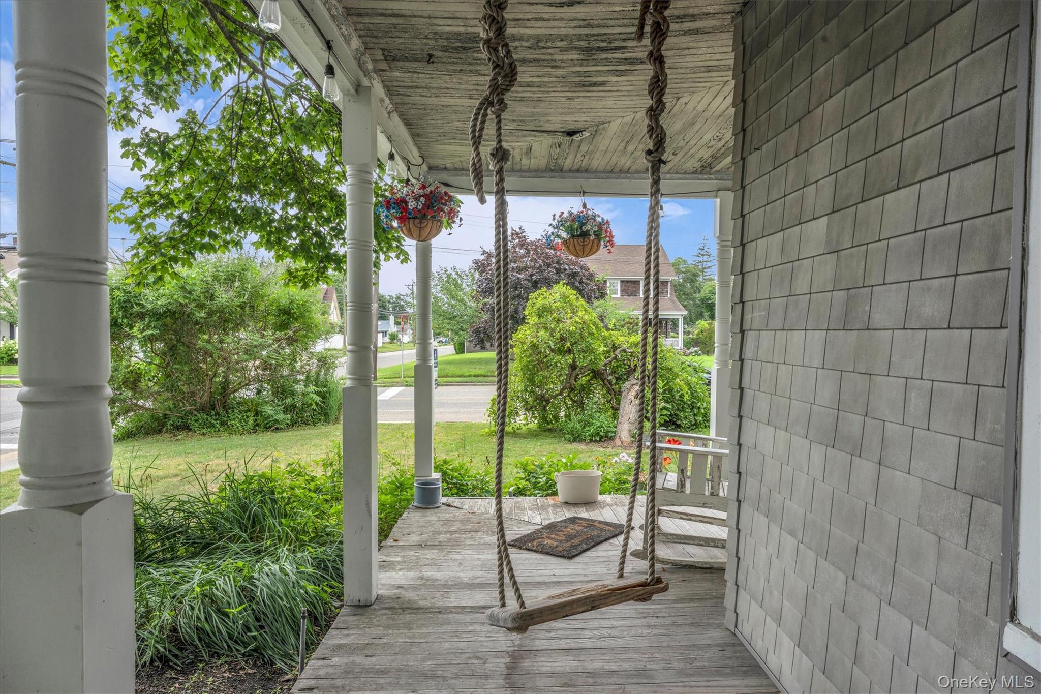 89 Cedar Avenue, Patchogue, NY 11772