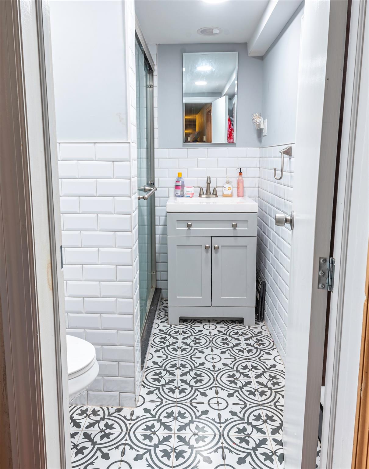 218-25 101 Avenue, Queens Village, NY 11429