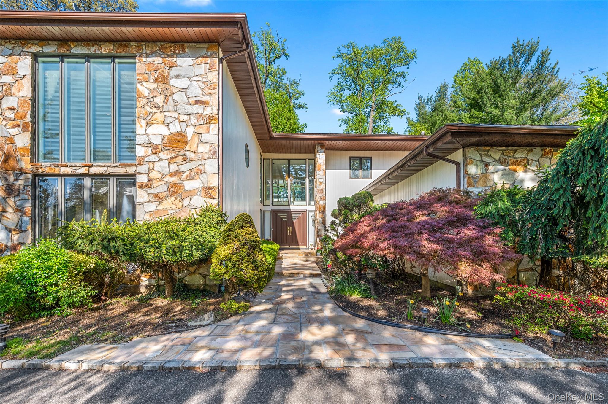 45 Bristol Drive, Manhasset, NY 11030