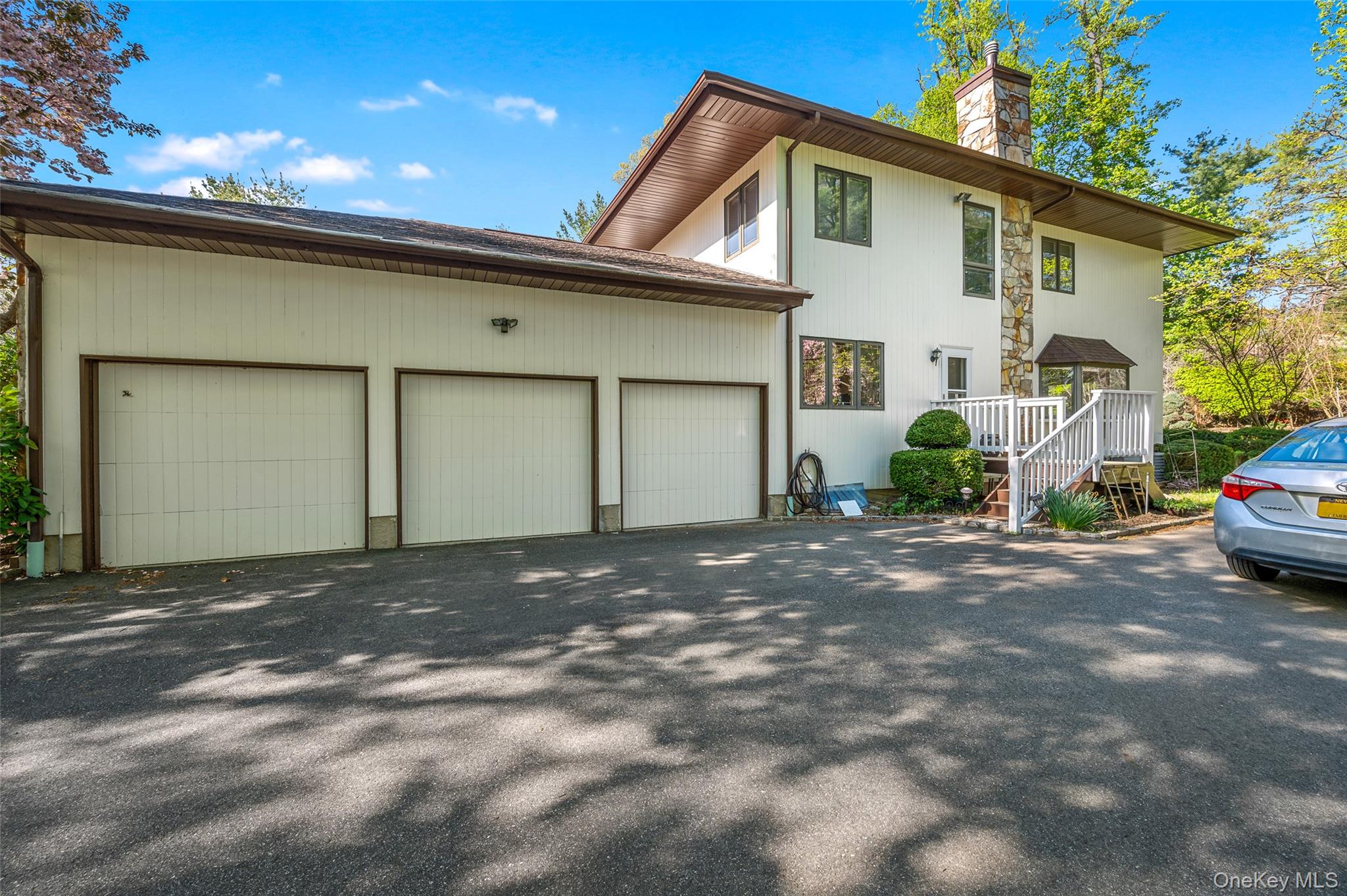 45 Bristol Drive, Manhasset, NY 11030