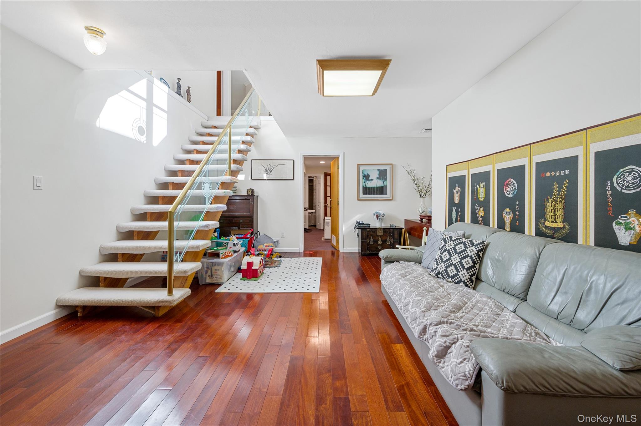 45 Bristol Drive, Manhasset, NY 11030