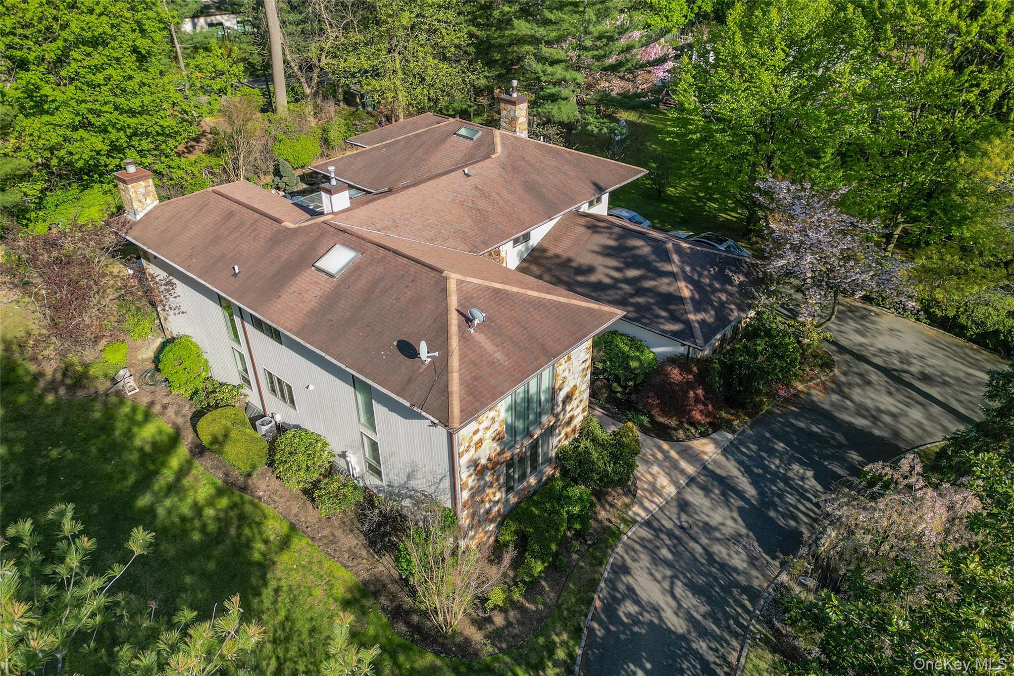 45 Bristol Drive, Manhasset, NY 11030