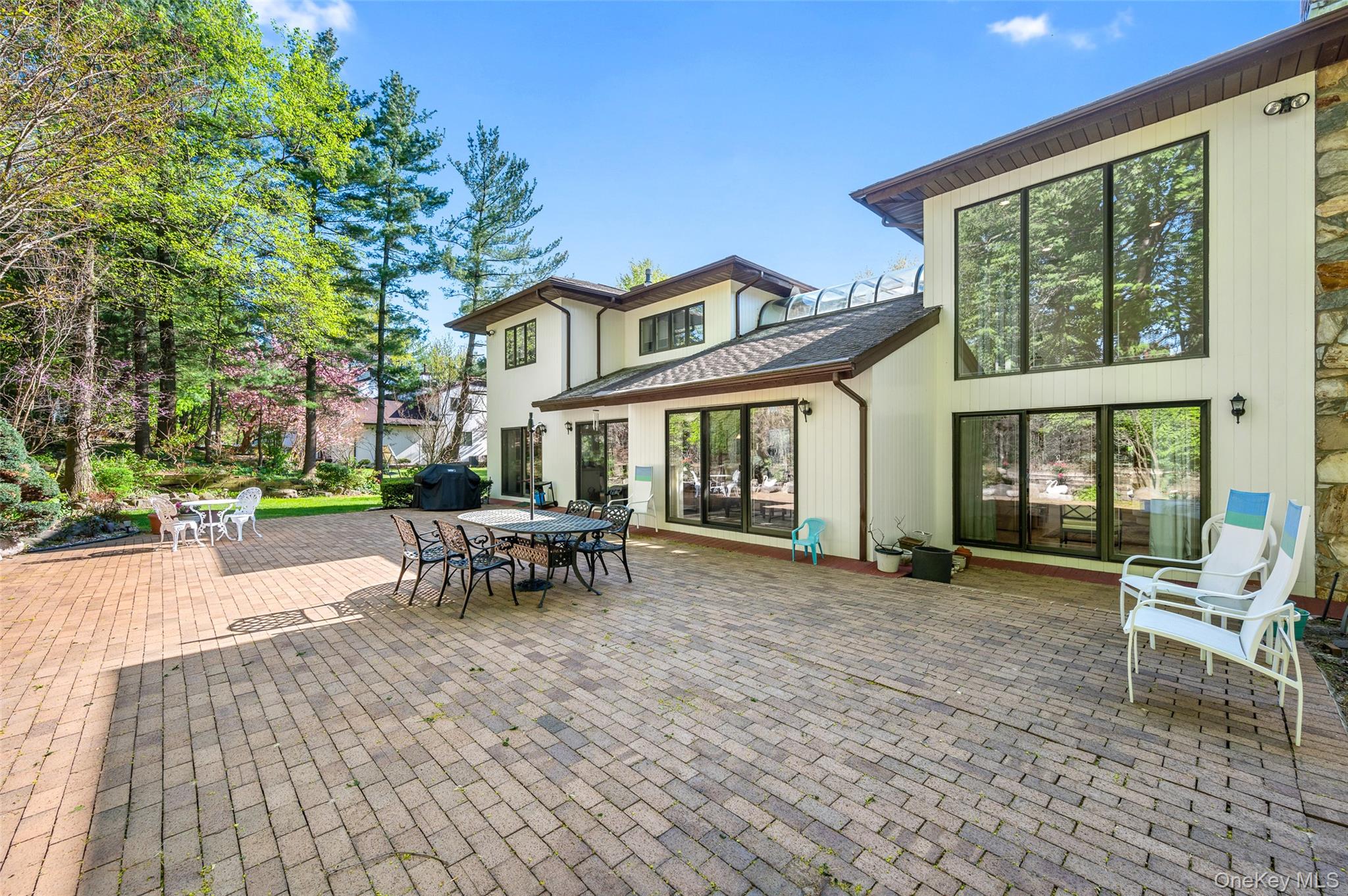 45 Bristol Drive, Manhasset, NY 11030