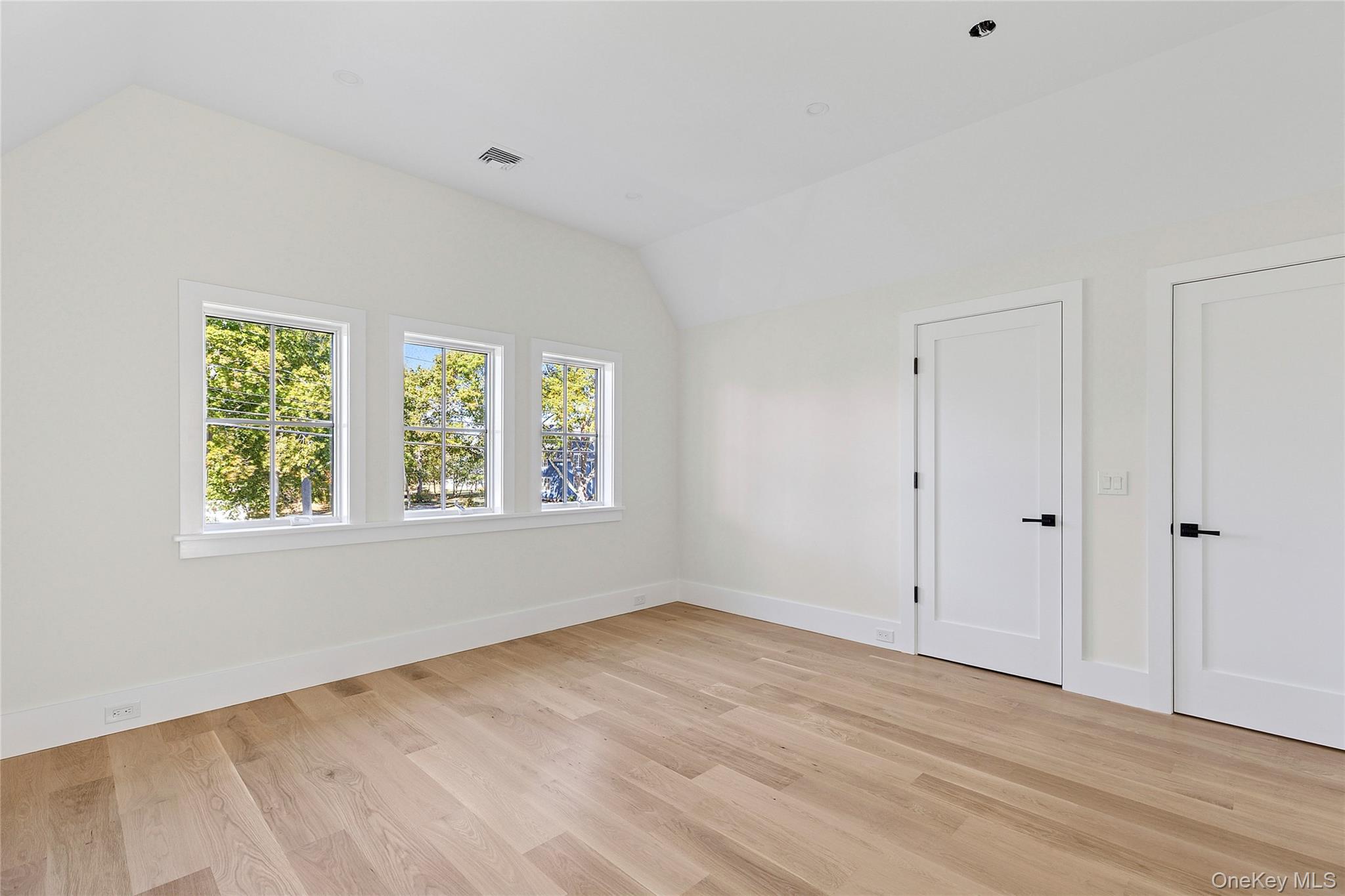 32 North Bay Avenue, Eastport, NY 11941