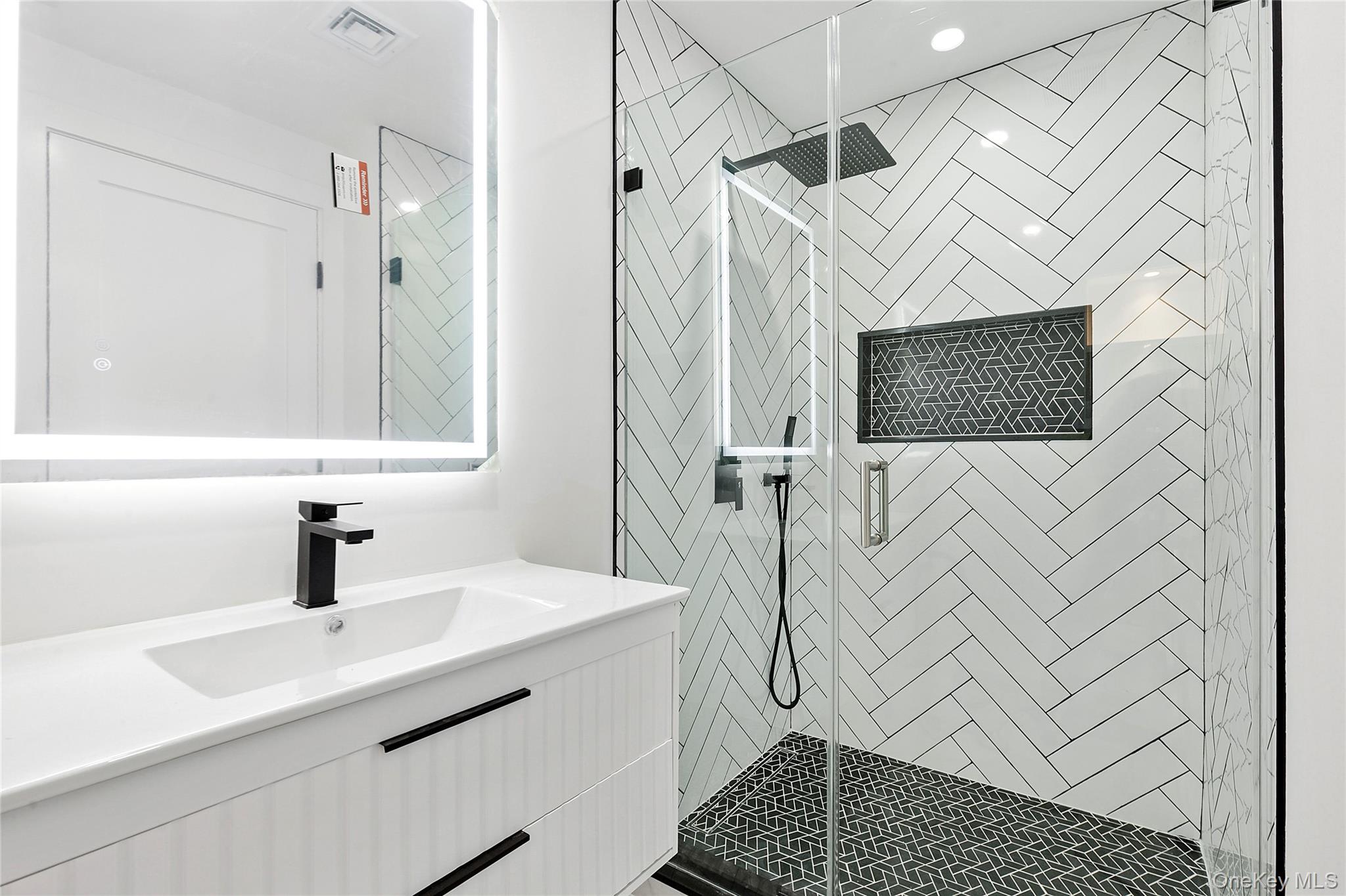 32 North Bay Avenue, Eastport, NY 11941