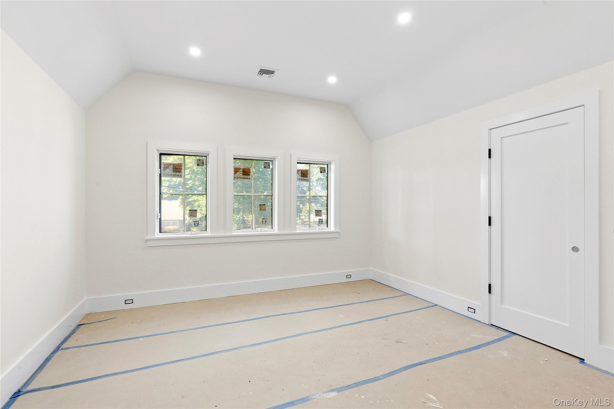 32 North Bay Avenue, Eastport, NY 11941