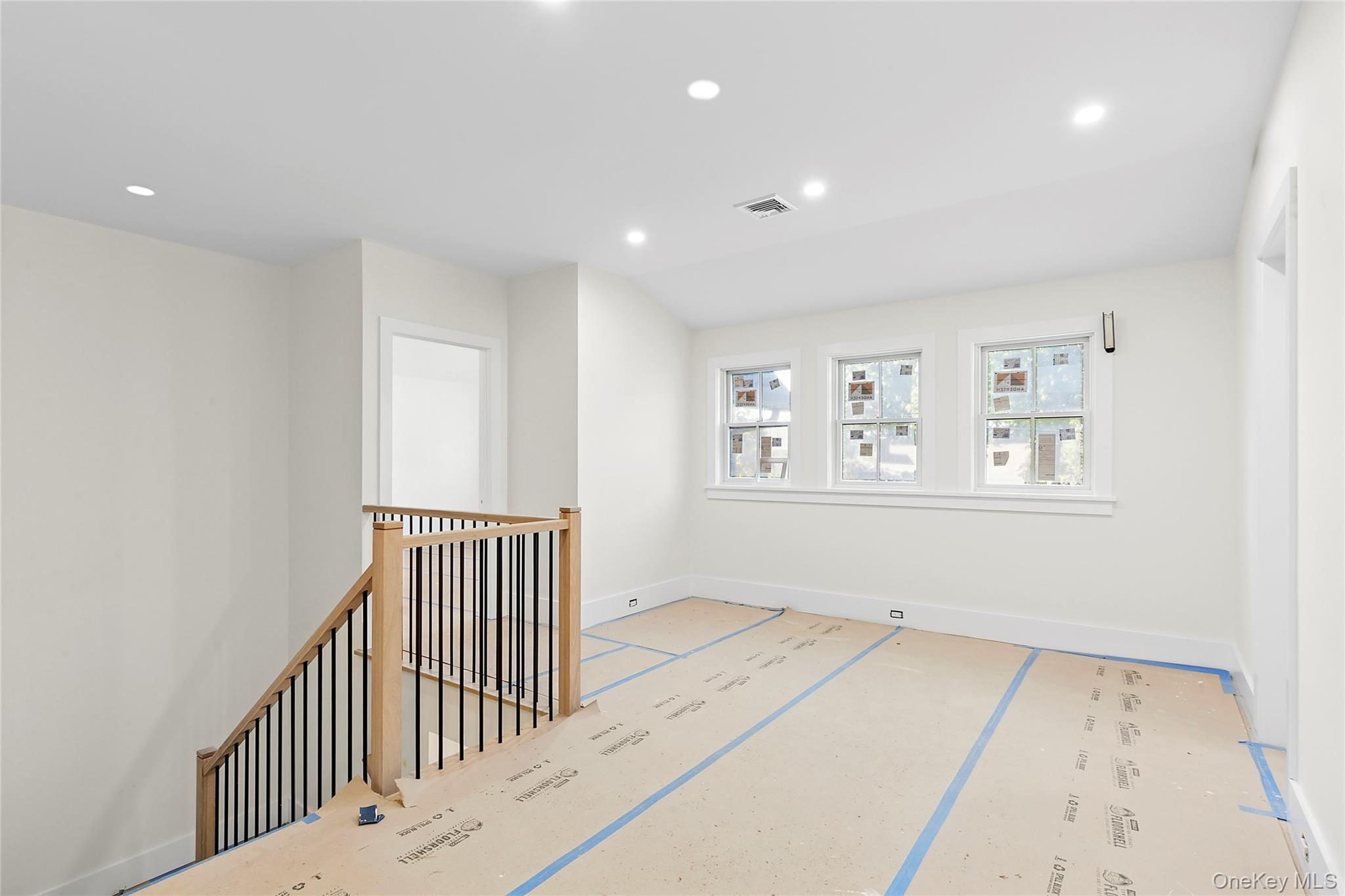 32 North Bay Avenue, Eastport, NY 11941