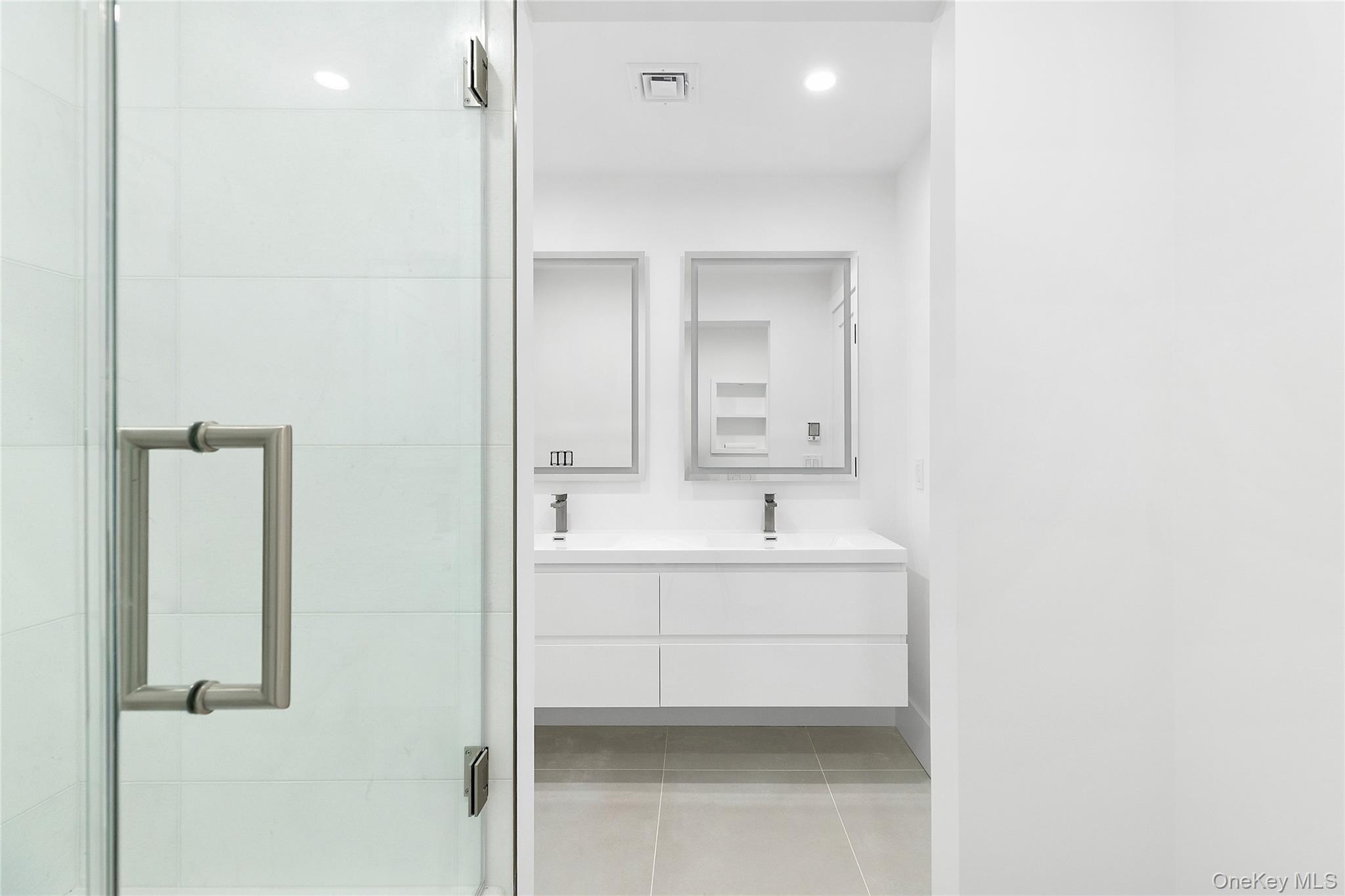 32 North Bay Avenue, Eastport, NY 11941