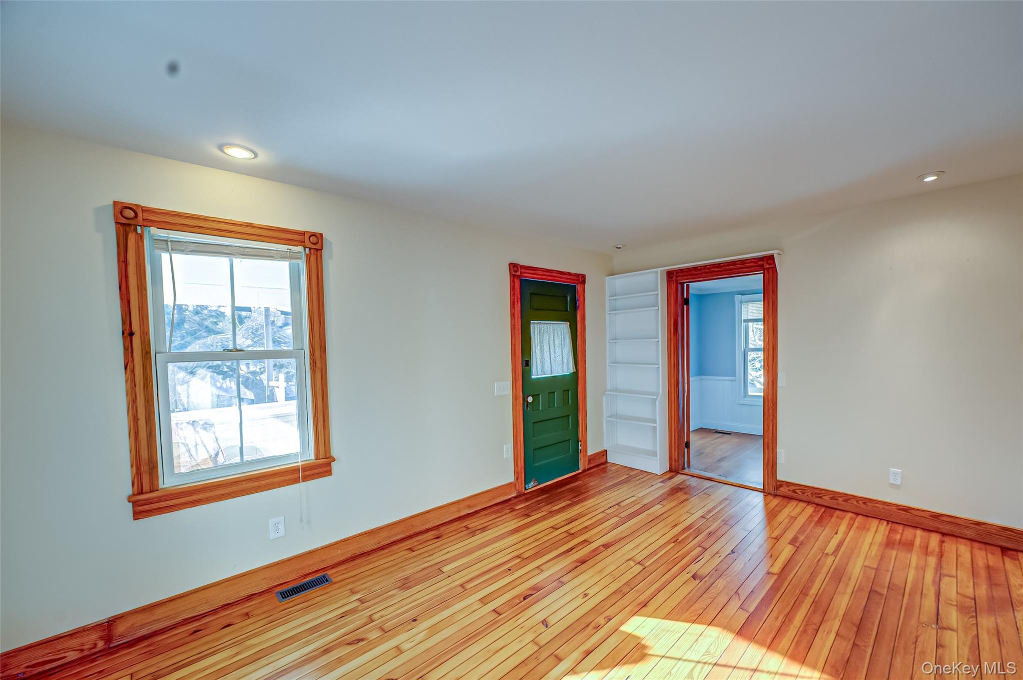 213 Maiden Lane, Port Jefferson, NY 11777