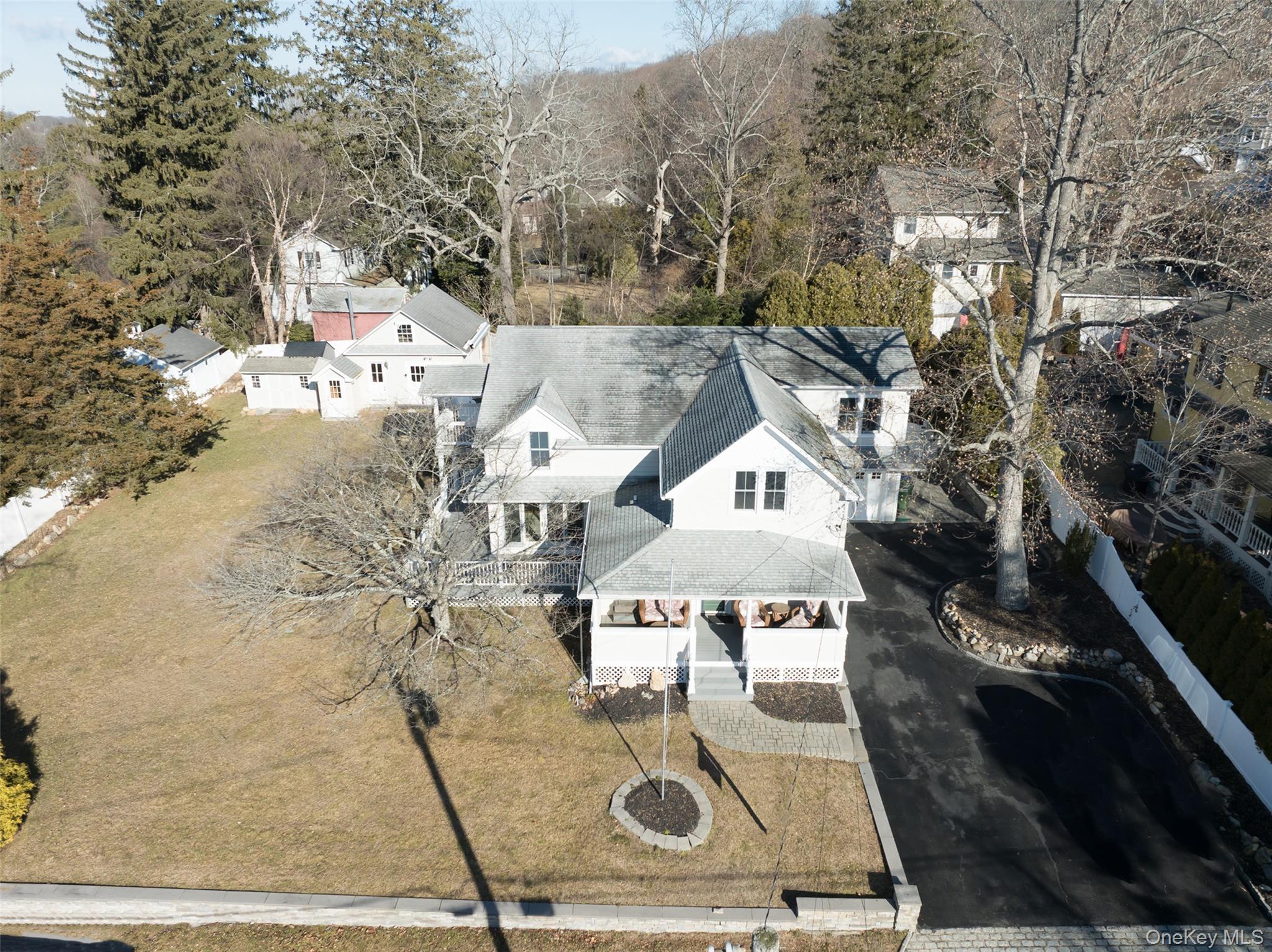 213 Maiden Lane, Port Jefferson, NY 11777