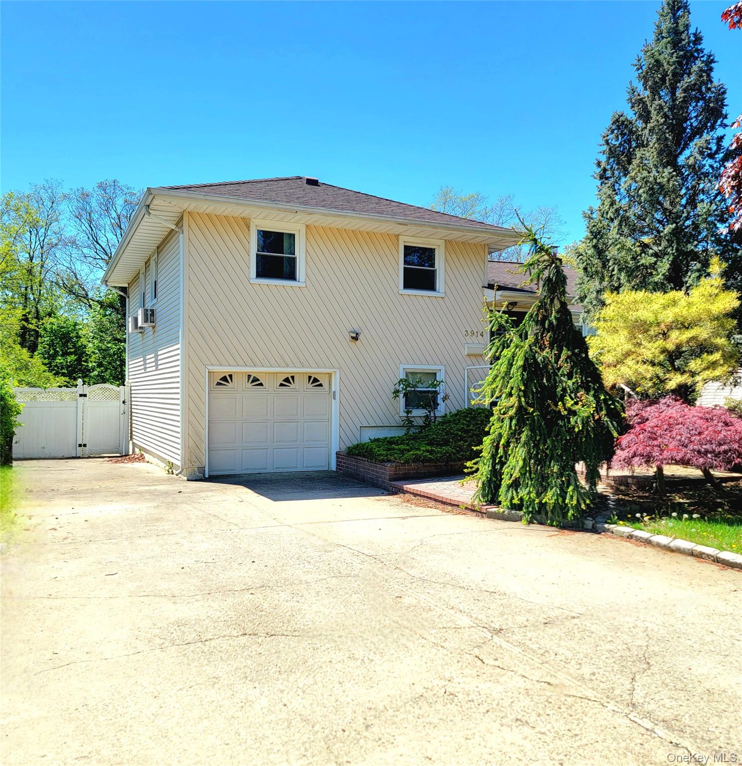 3914 Jerusalem Avenue, Seaford, NY 11783