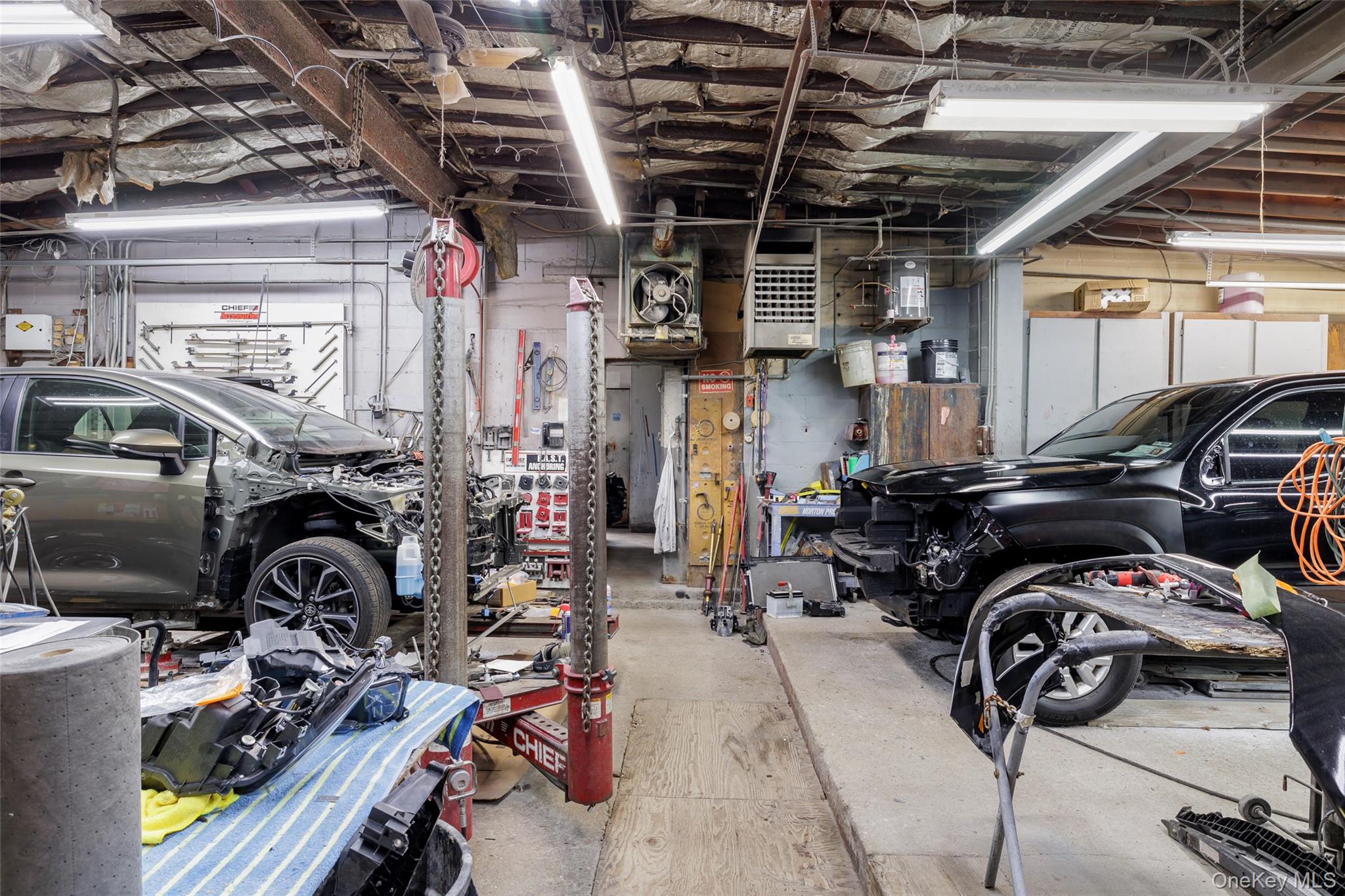 400 Lake Avenue, Saint James, NY 11780