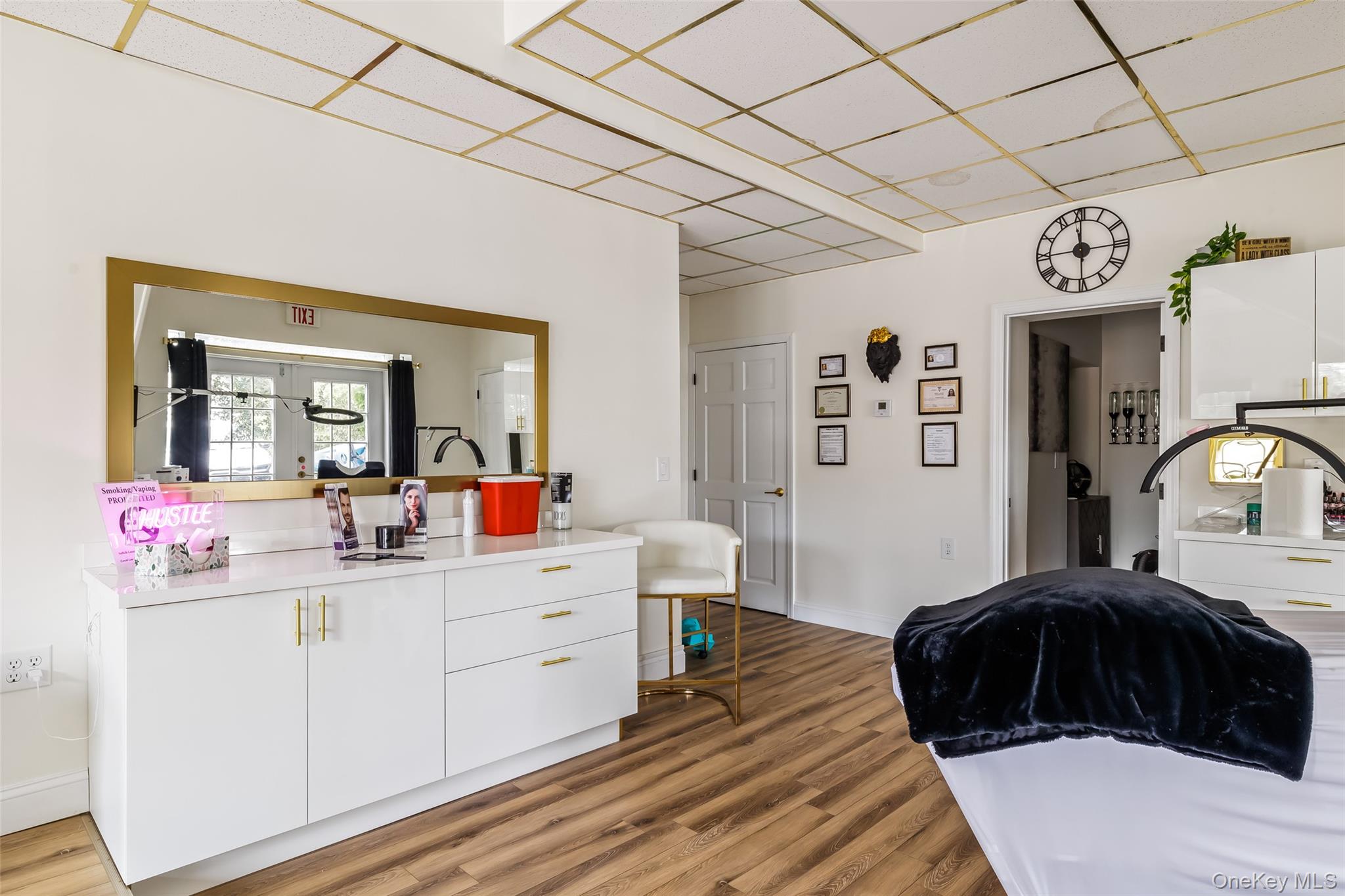 400 Lake Avenue, Saint James, NY 11780