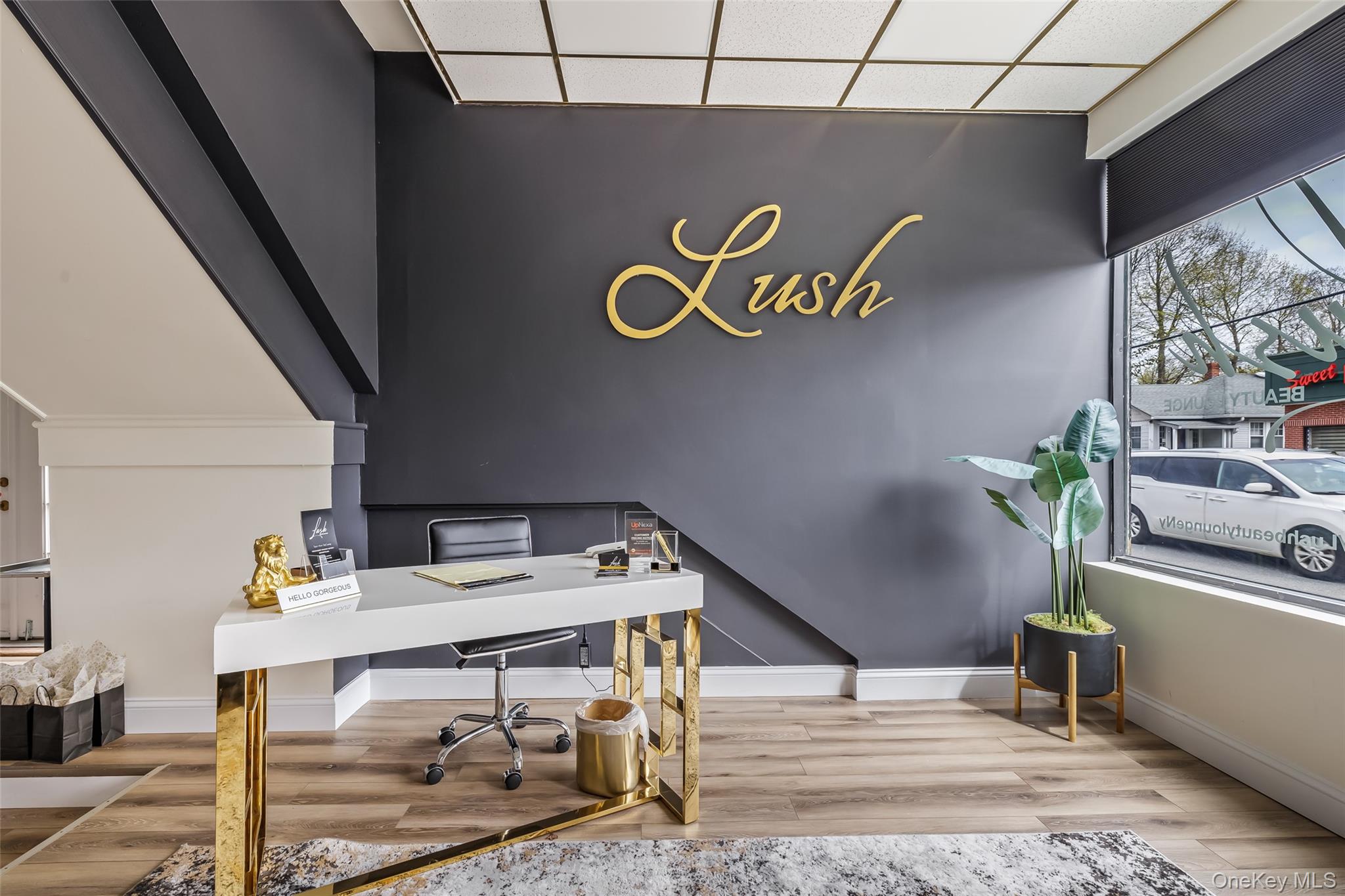 400 Lake Avenue, Saint James, NY 11780