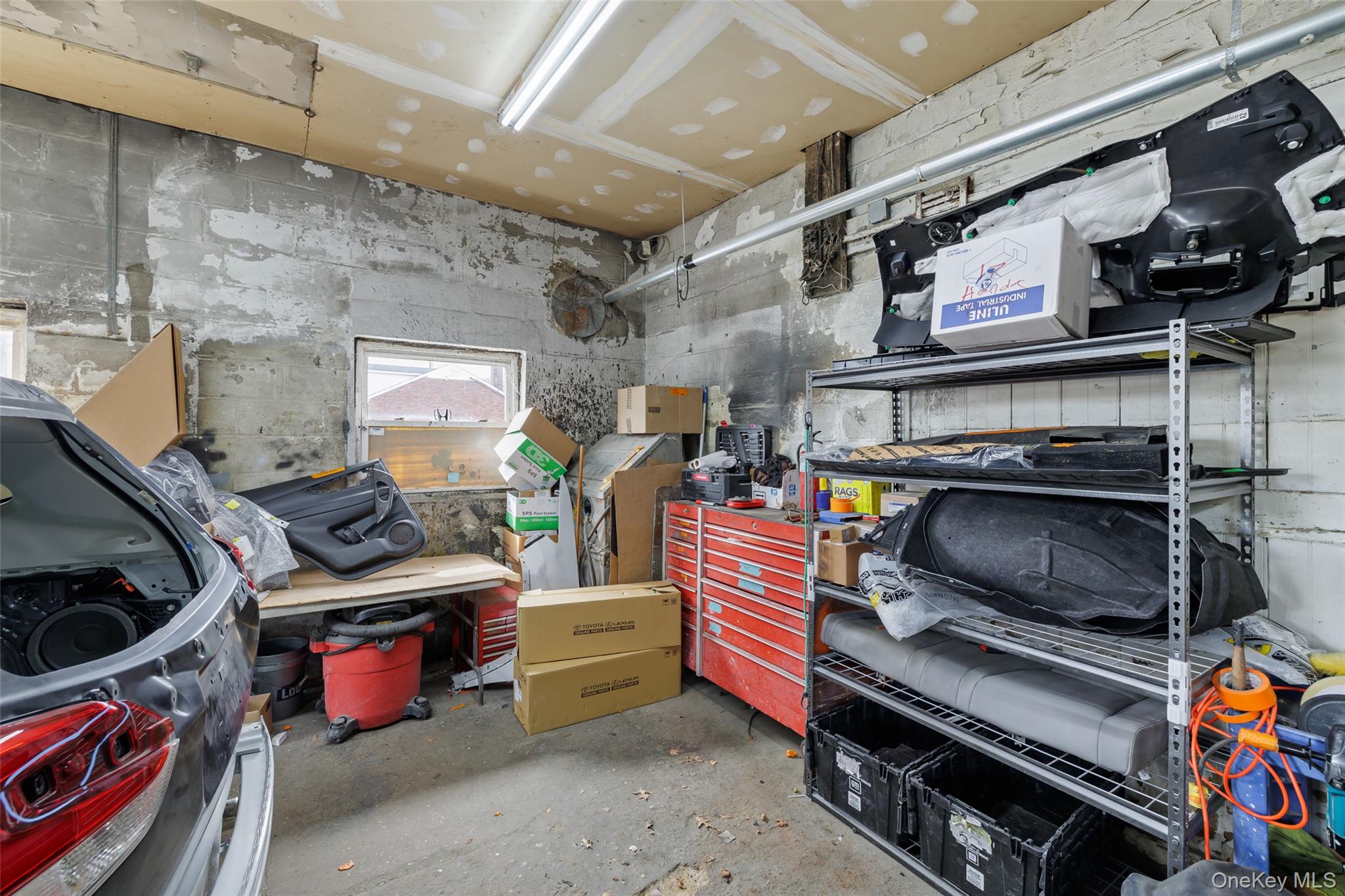 400 Lake Avenue, Saint James, NY 11780