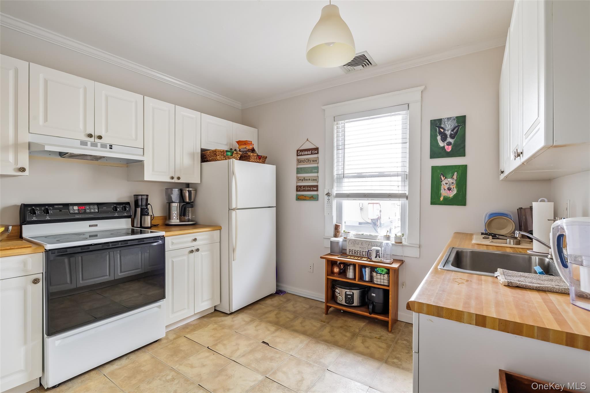 400 Lake Avenue, Saint James, NY 11780