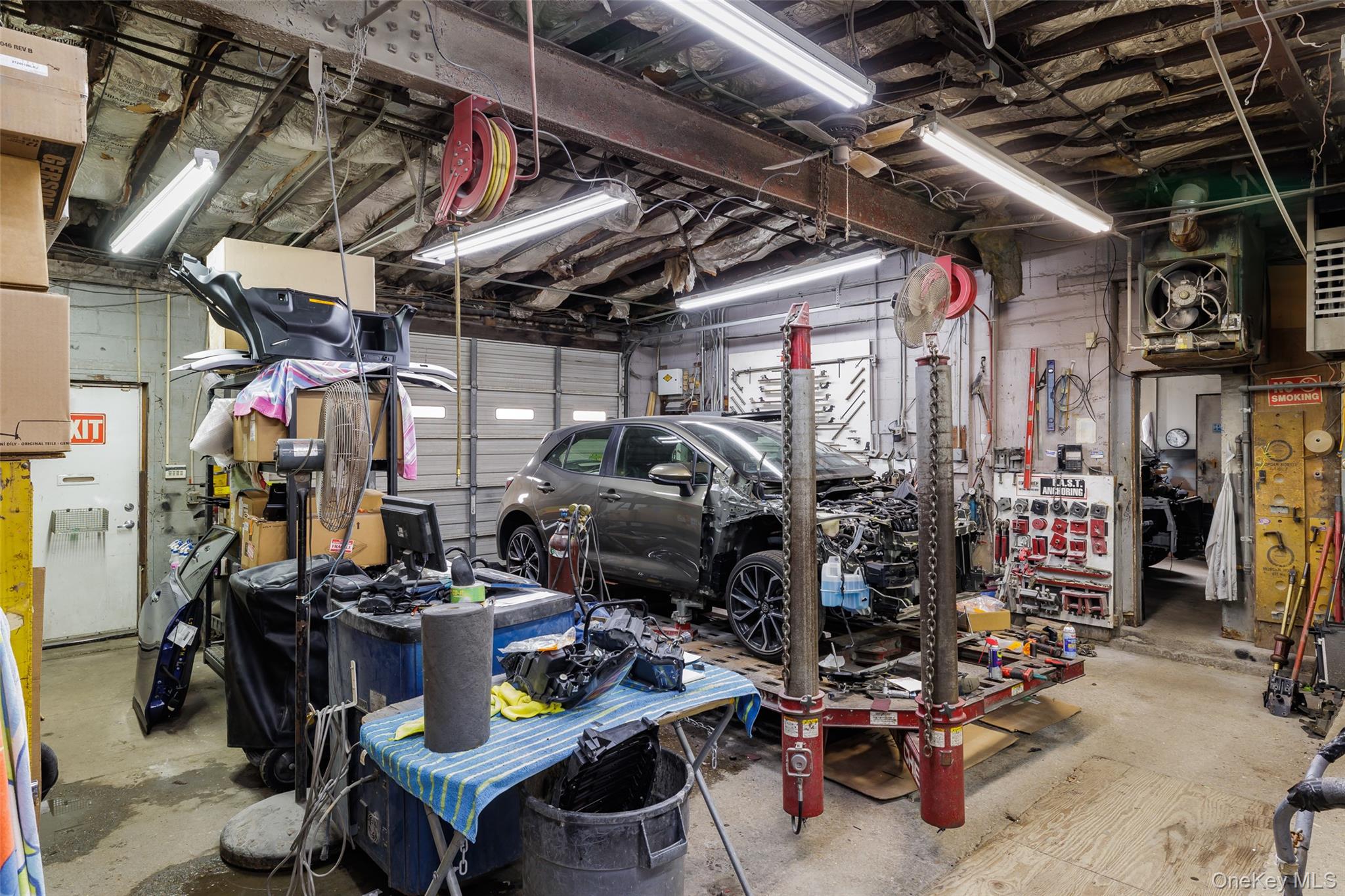 400 Lake Avenue, Saint James, NY 11780