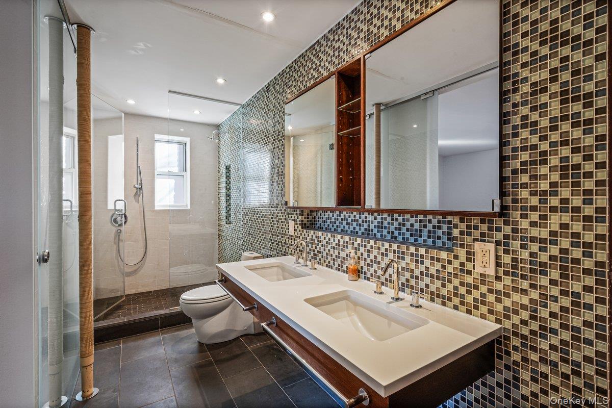 65-35 Yellowstone Boulevard # 2H, Forest Hills, NY 11375