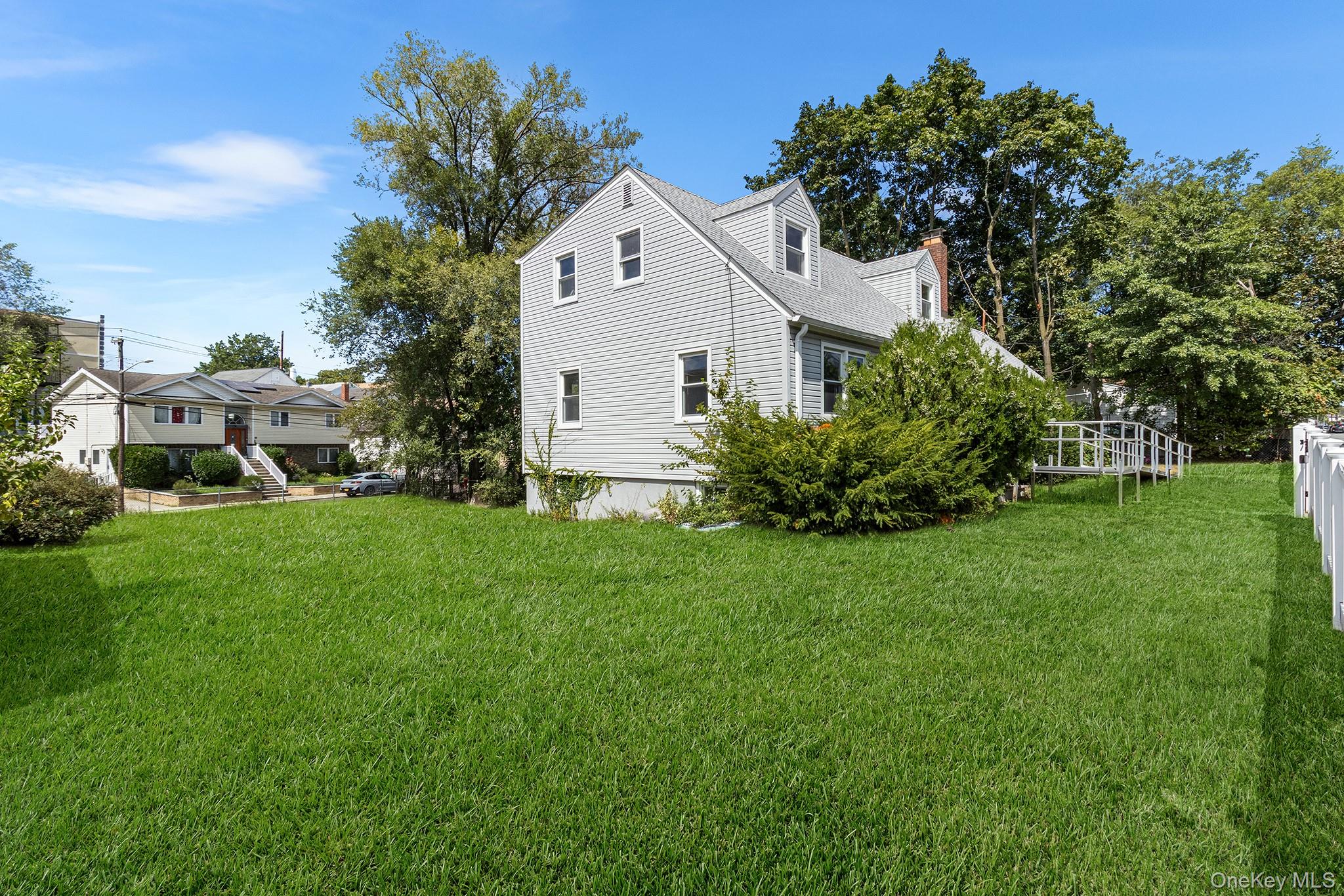 40 Carnegie Avenue, Elmont, NY 11003