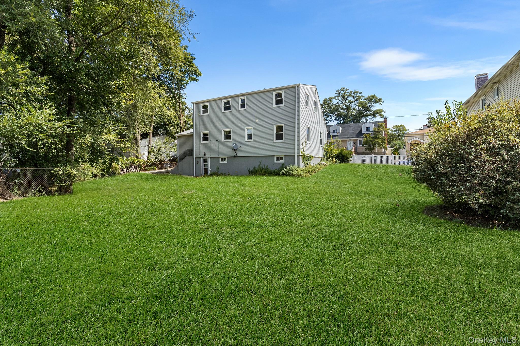 40 Carnegie Avenue, Elmont, NY 11003