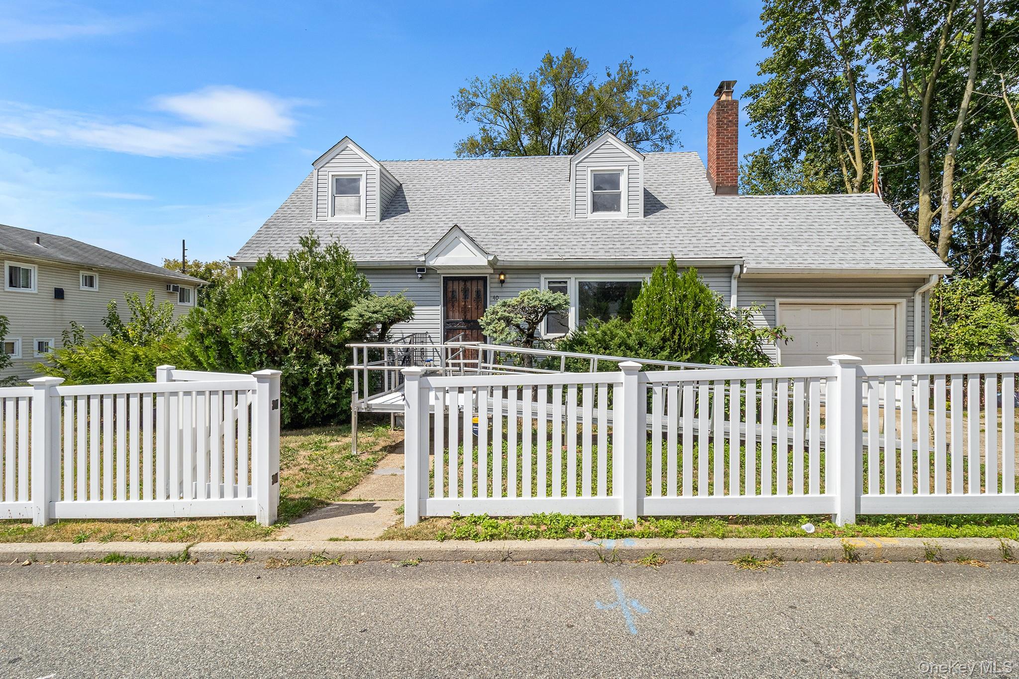 40 Carnegie Avenue, Elmont, NY 11003