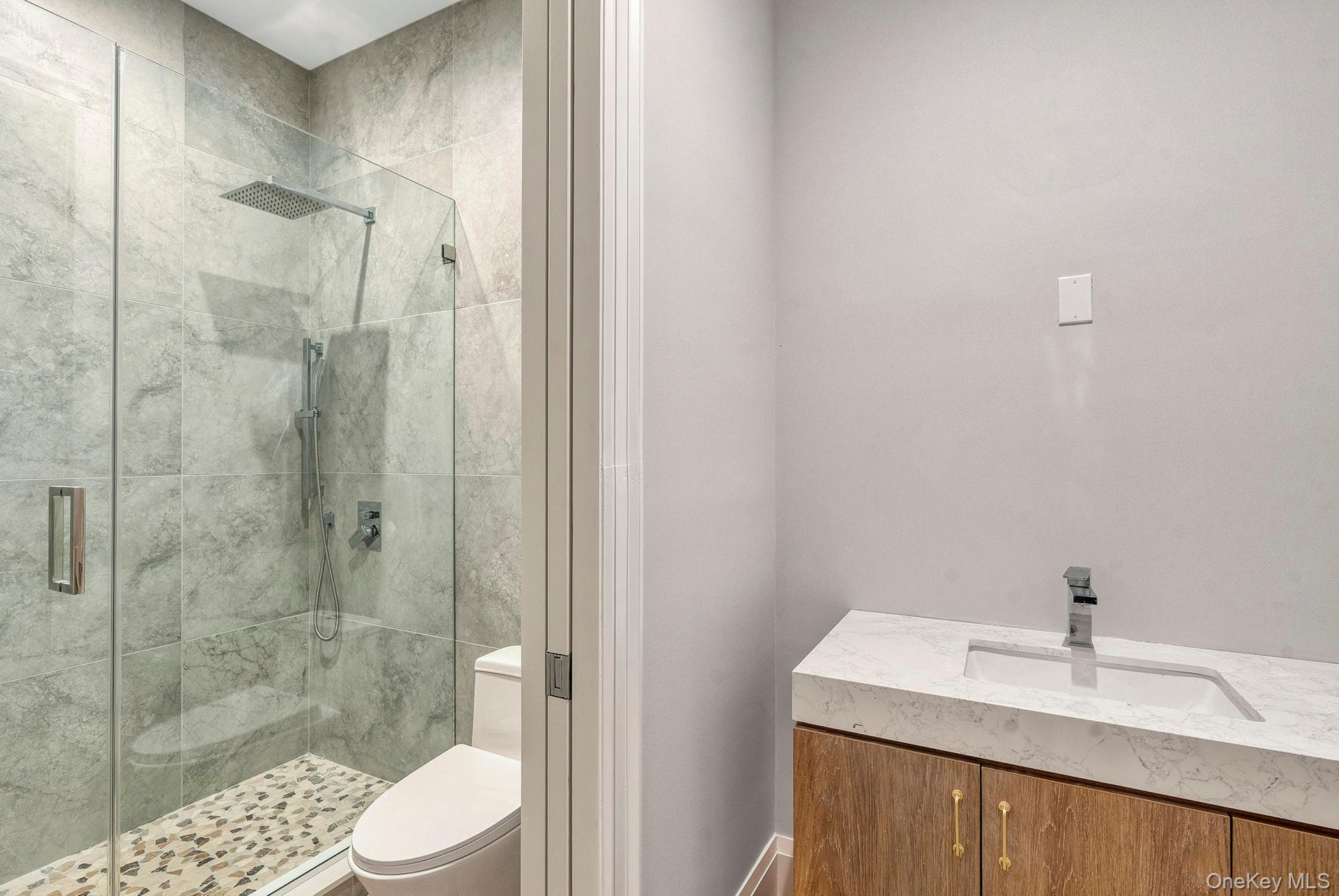 2524 Noyack Rd, Sag Harbor, NY 11963