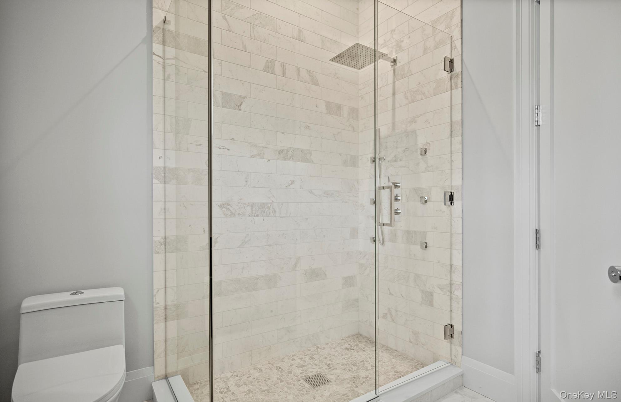 2524 Noyack Rd, Sag Harbor, NY 11963