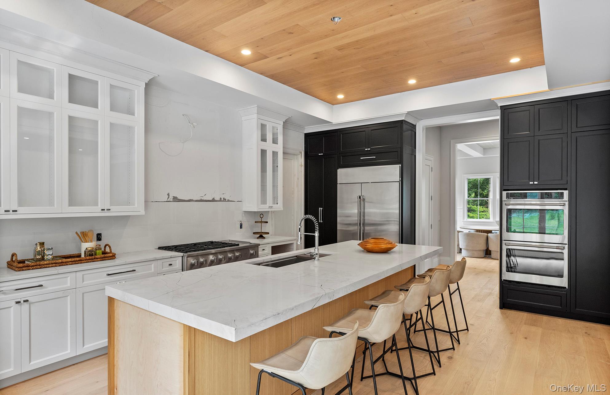 2524 Noyack Rd, Sag Harbor, NY 11963