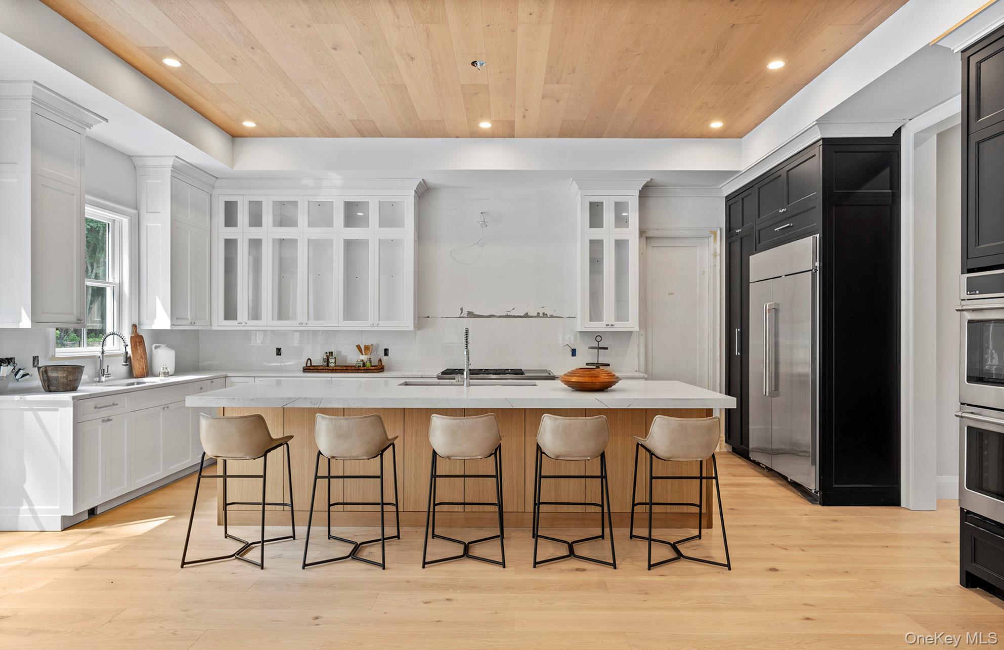 2524 Noyack Rd, Sag Harbor, NY 11963