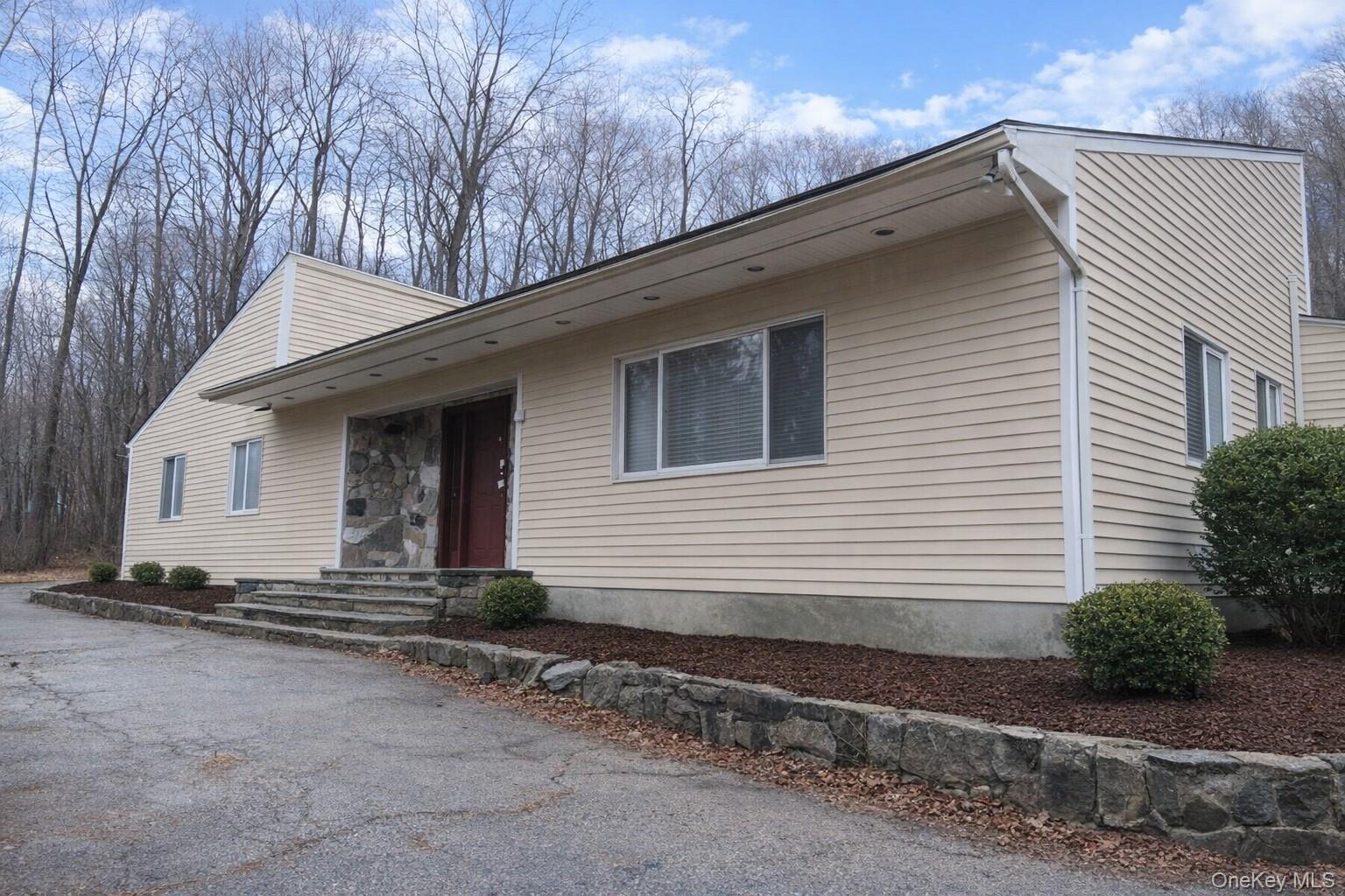 9 Jim Lane, Putnam Valley, NY 10579