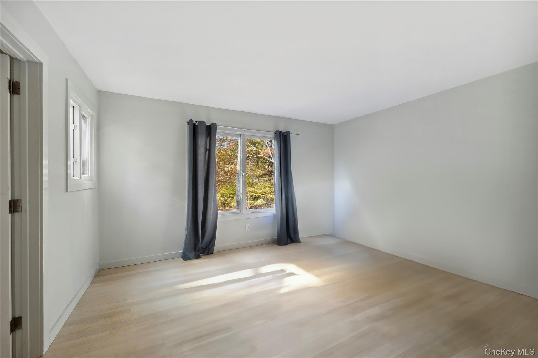 6 Woodland Way, Quogue, NY 11959