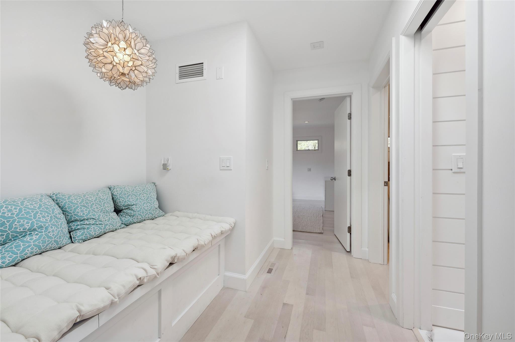 6 Woodland Way, Quogue, NY 11959