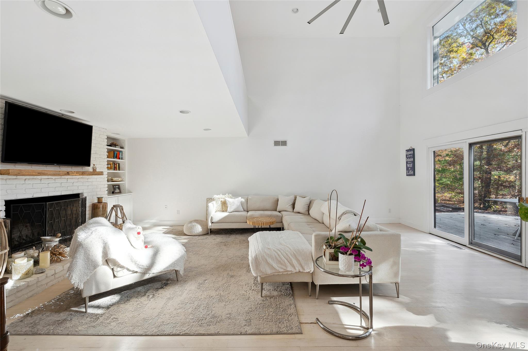 6 Woodland Way, Quogue, NY 11959