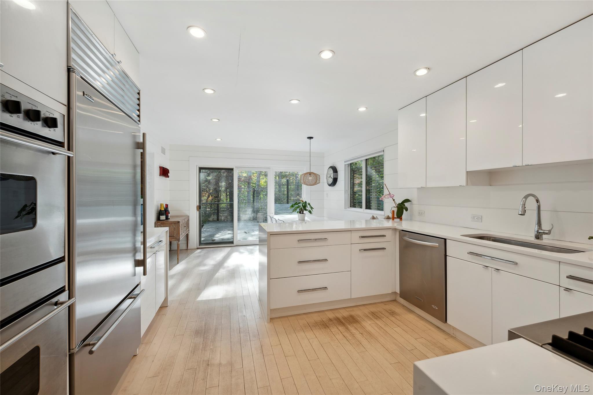 6 Woodland Way, Quogue, NY 11959